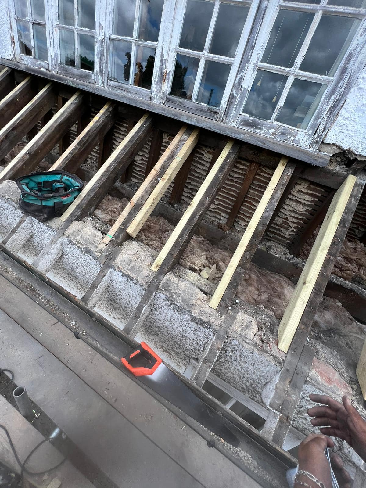 Roofing project - 1048104303108696