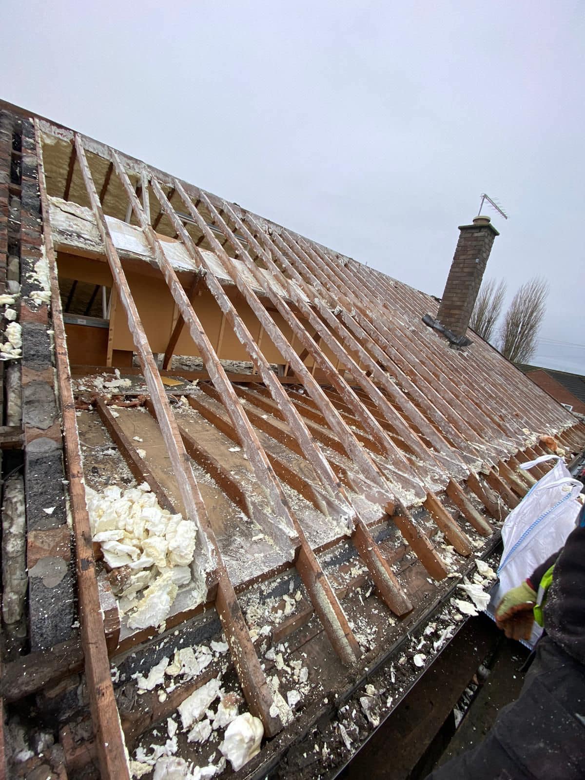 Roofing project - 1123401535578972