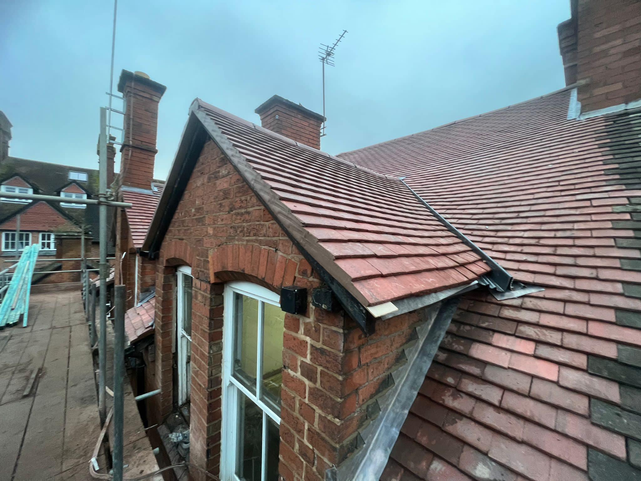 Roofing project - 1123420992243693