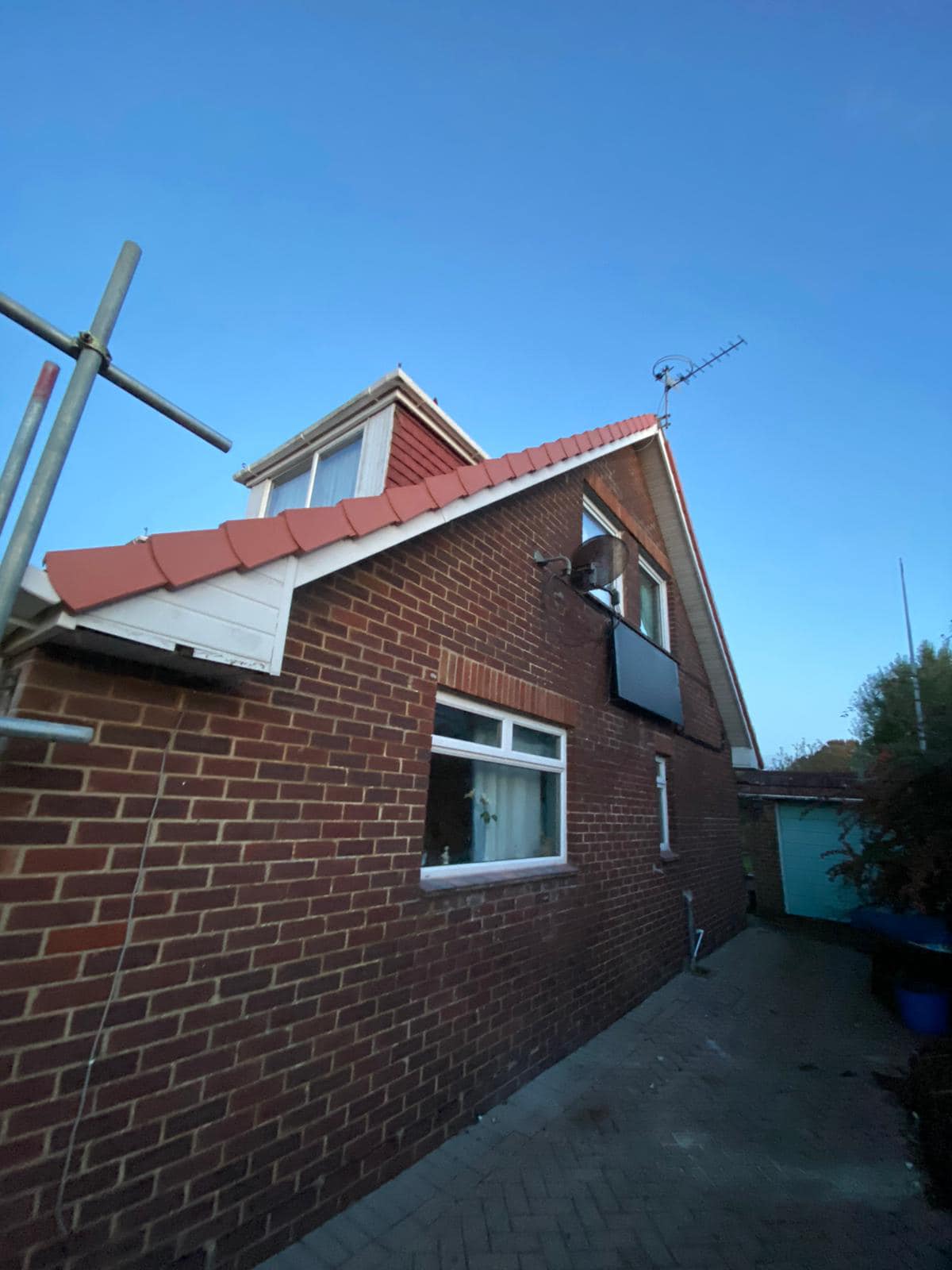 Roofing project - 1123427225576403