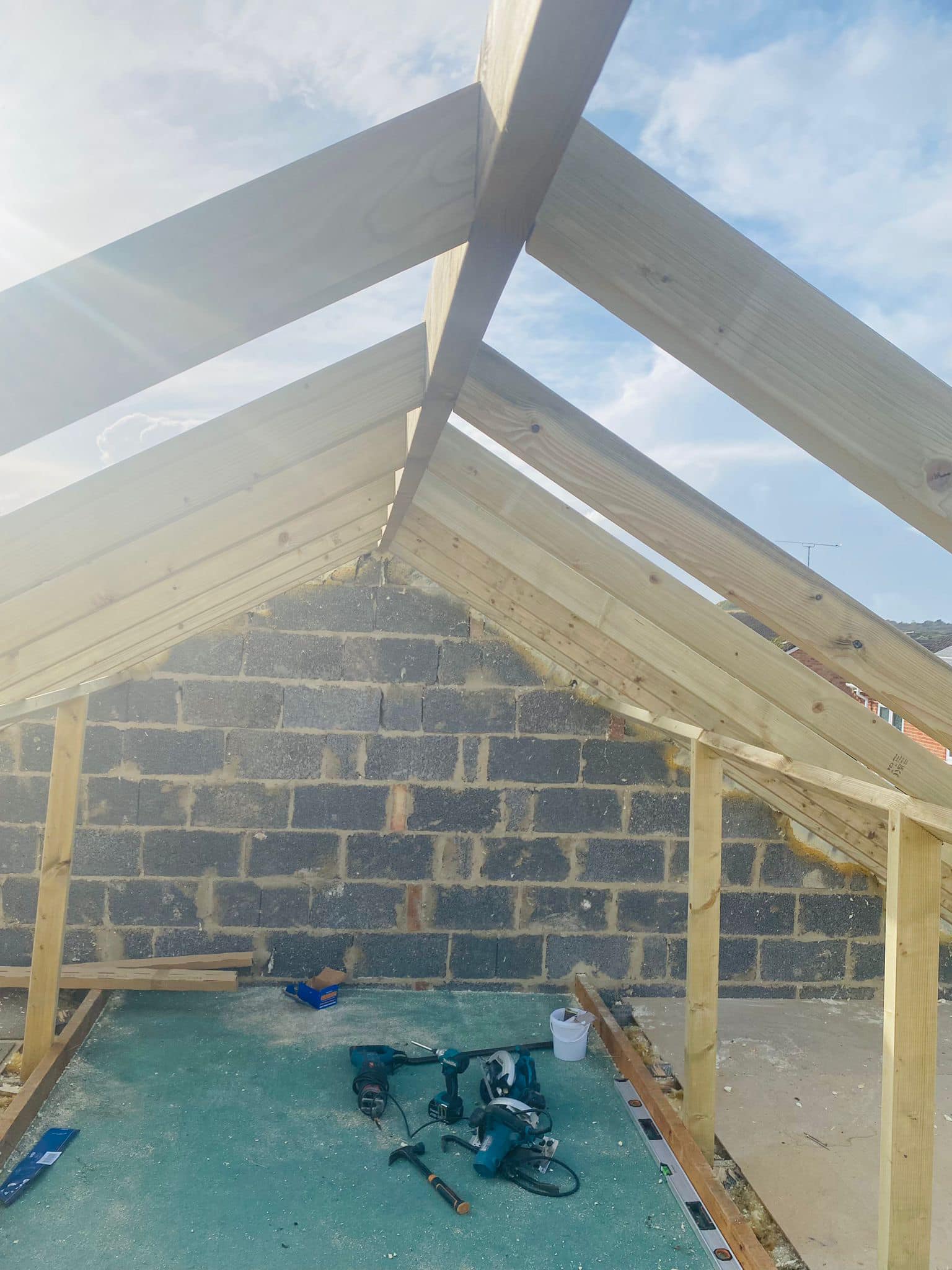 Roofing project - 1123692225549903