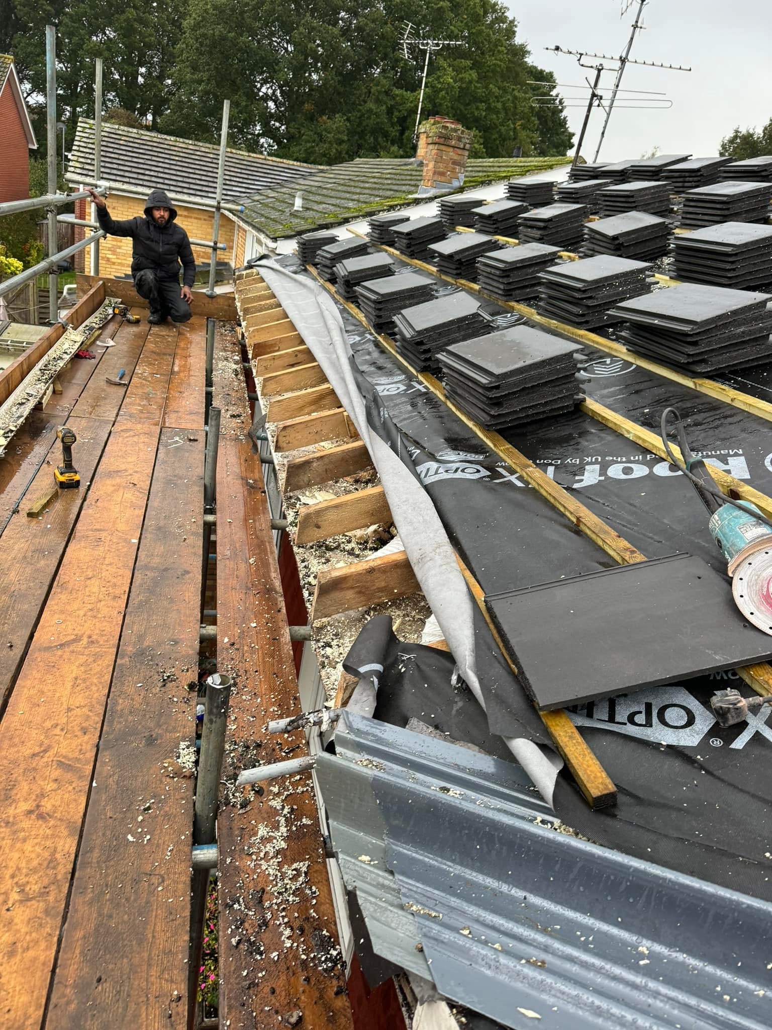 Roofing project - 1123700038882455