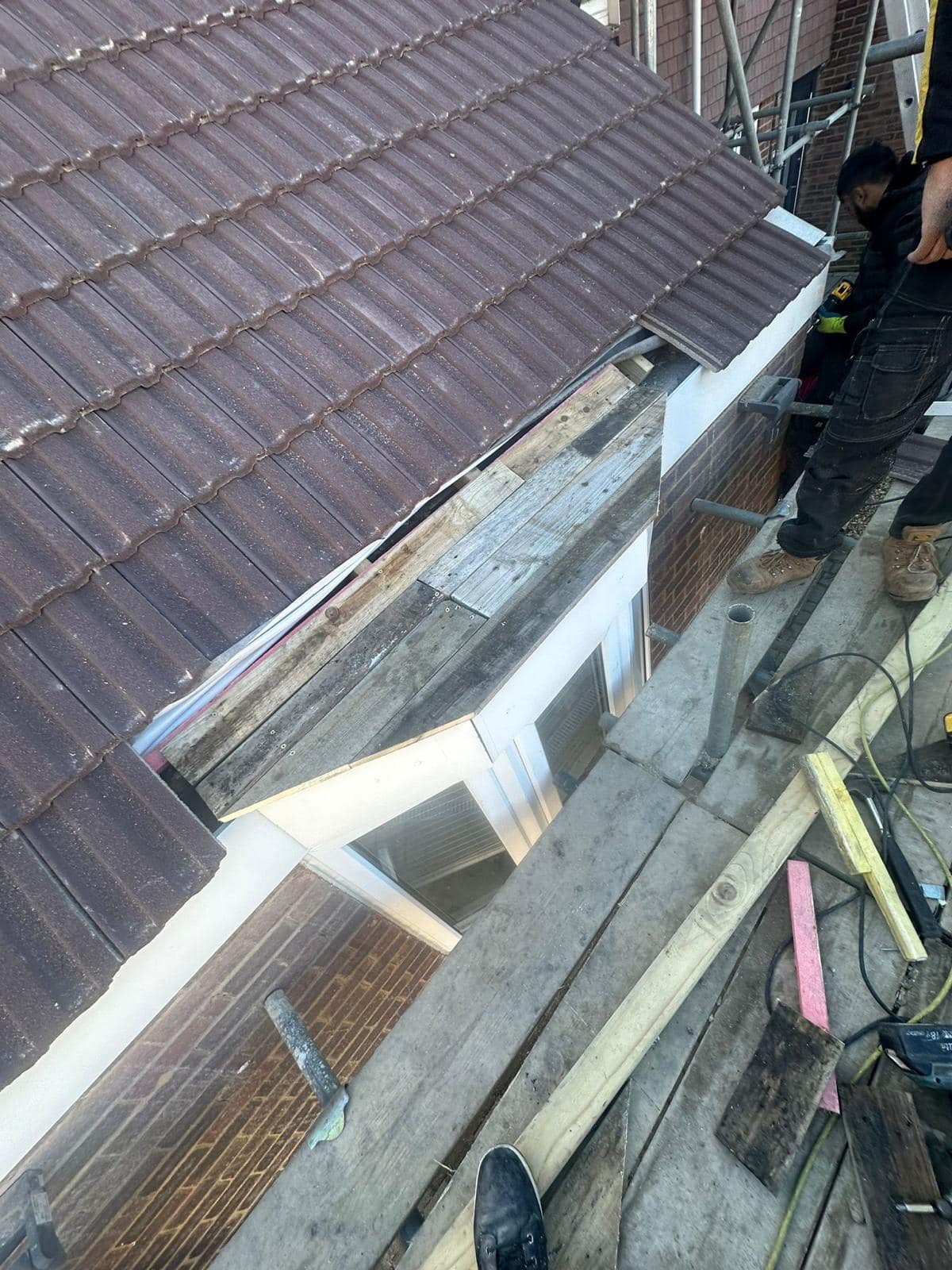 Roofing project - 1136171860968606