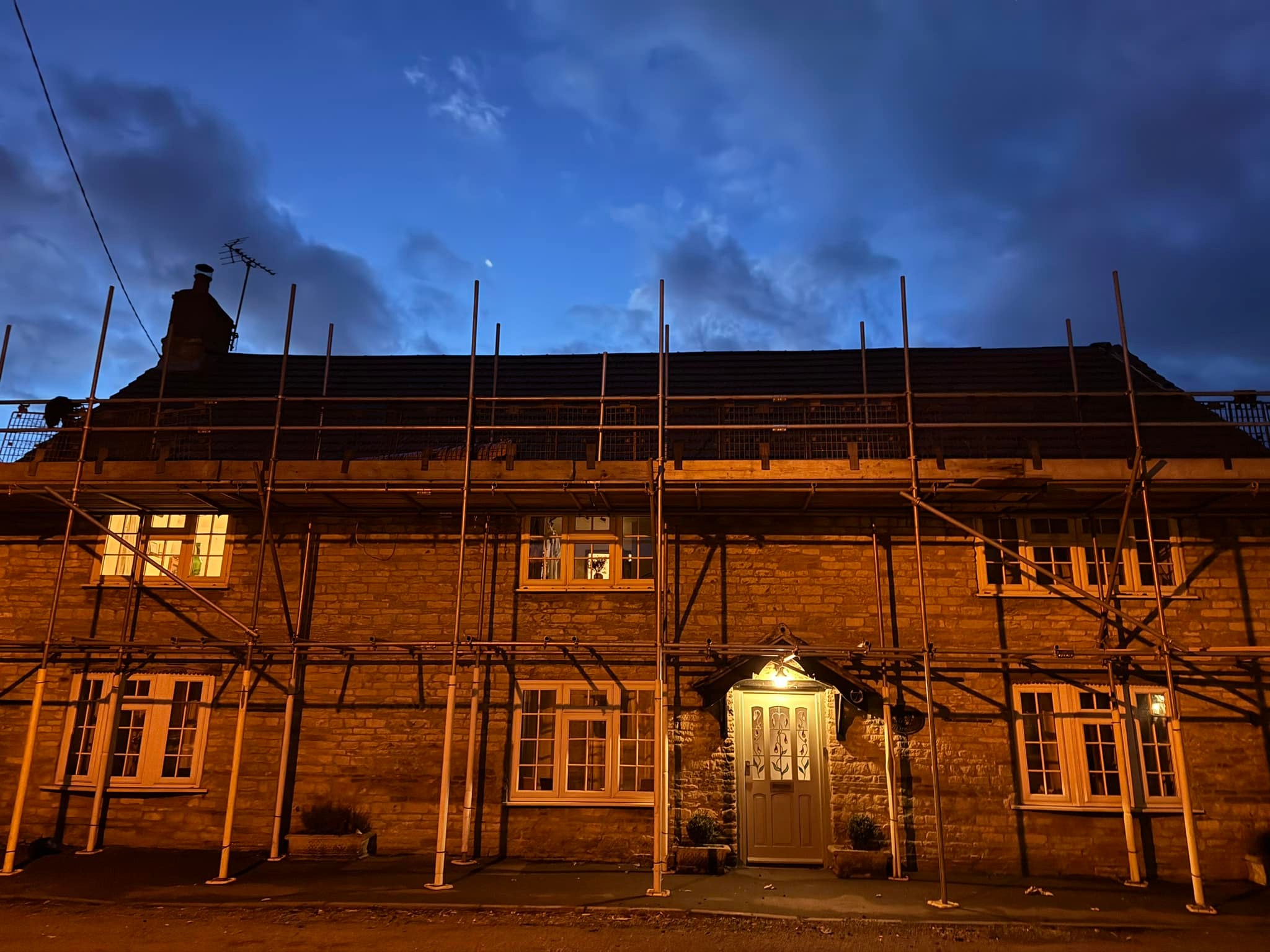 Roofing project - 1136180137634445