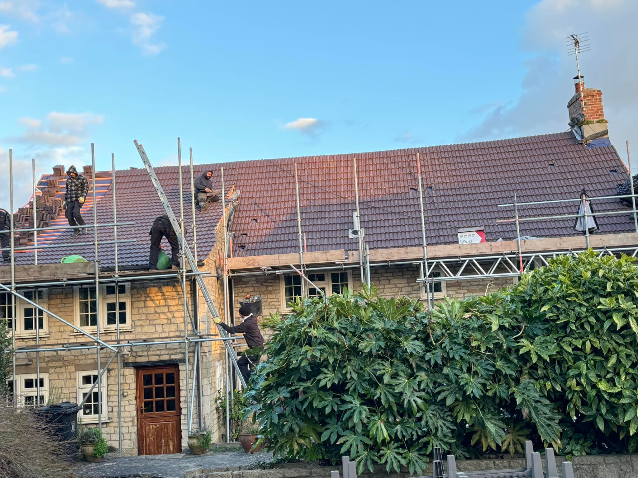 Roofing project - 1136180170967775