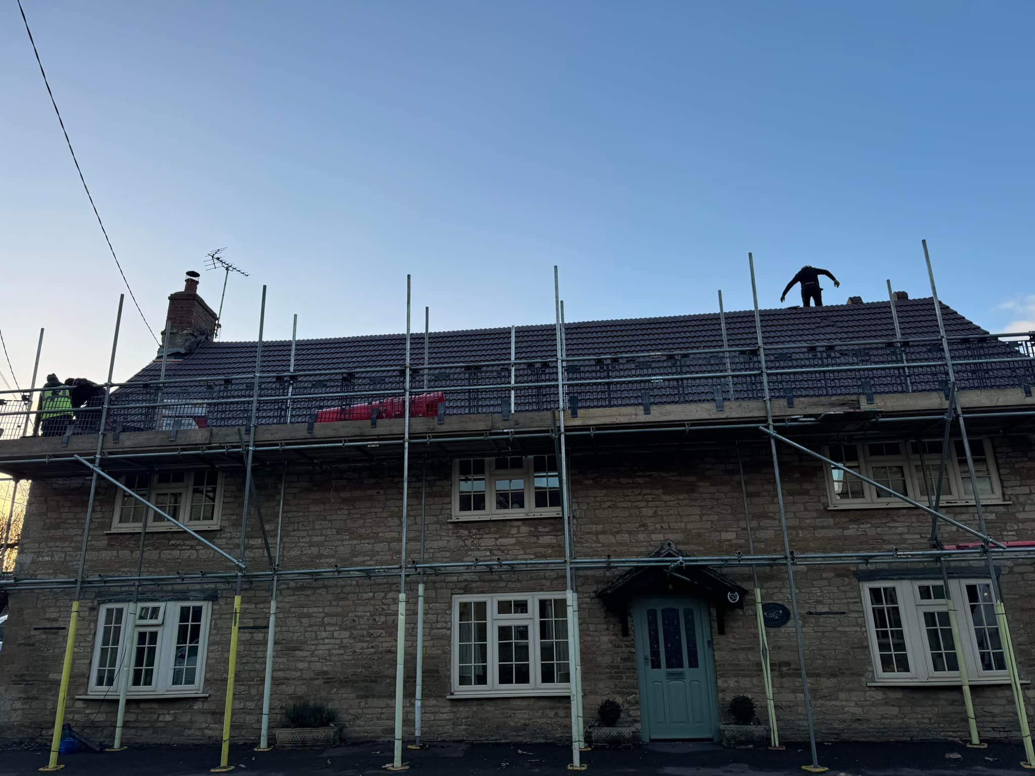 Roofing project - 1136180387634420