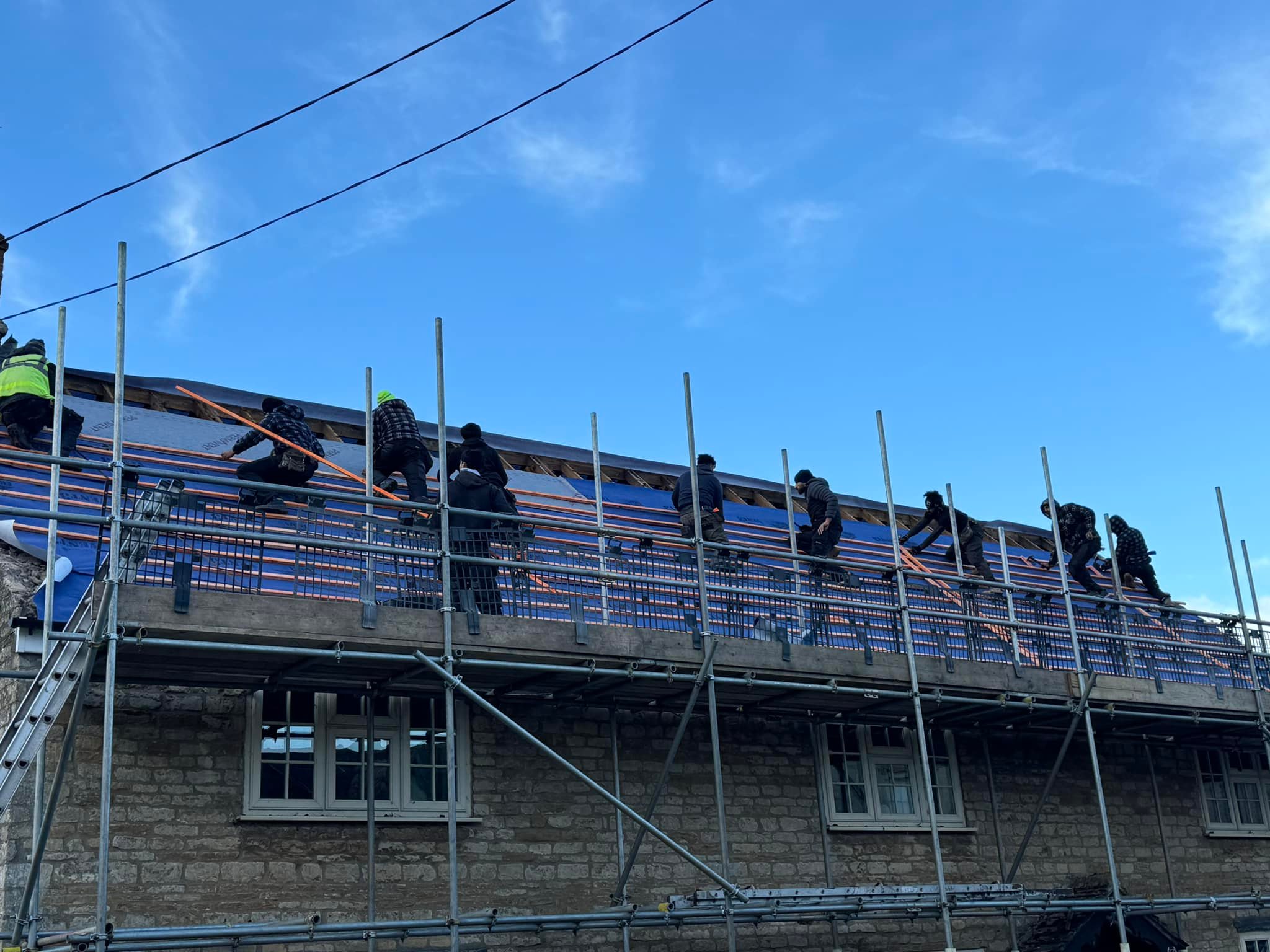 Roofing project - 1136181080967684