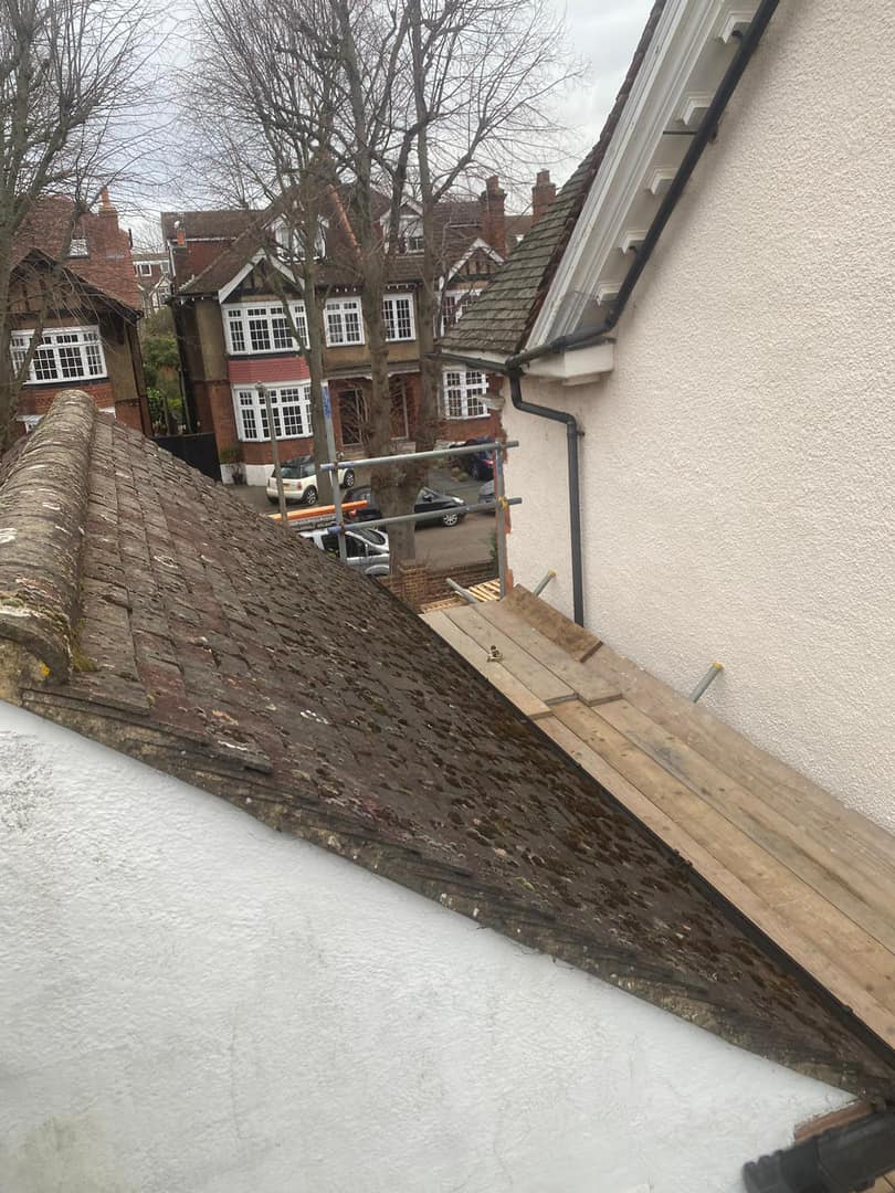 Roofing project - 1142847353634390