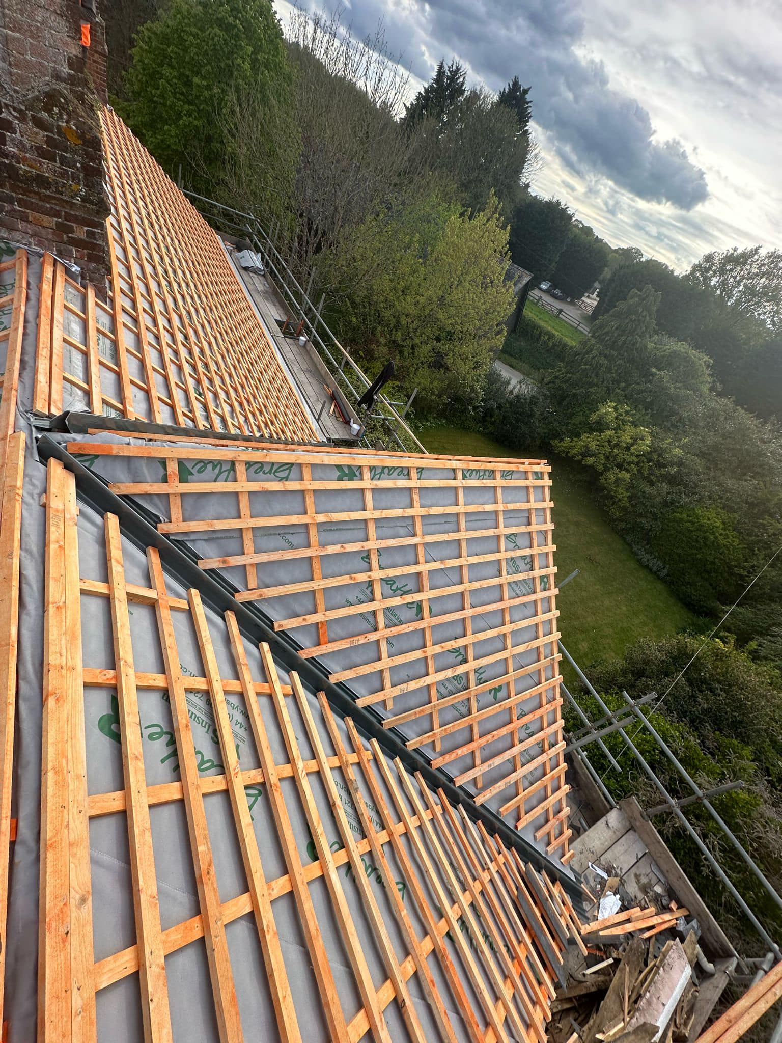 Roofing project - 1192250238694101