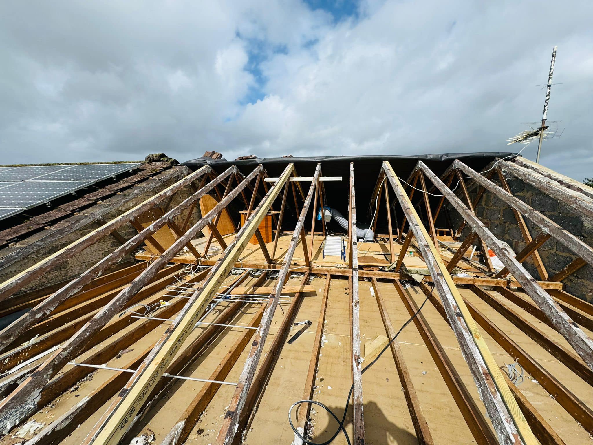 Roofing project - 1192277255358066