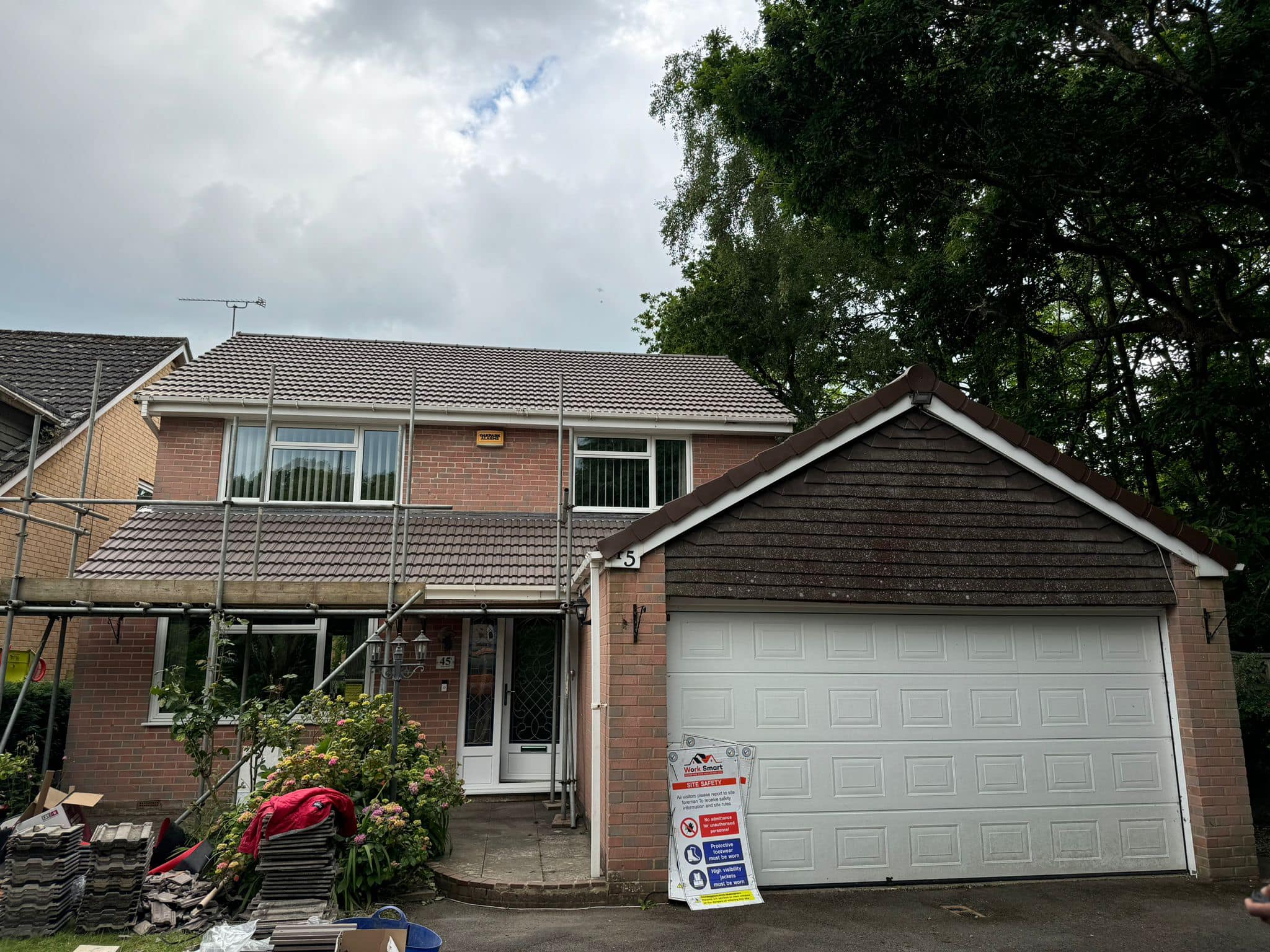 Roofing project - 1229151598337298