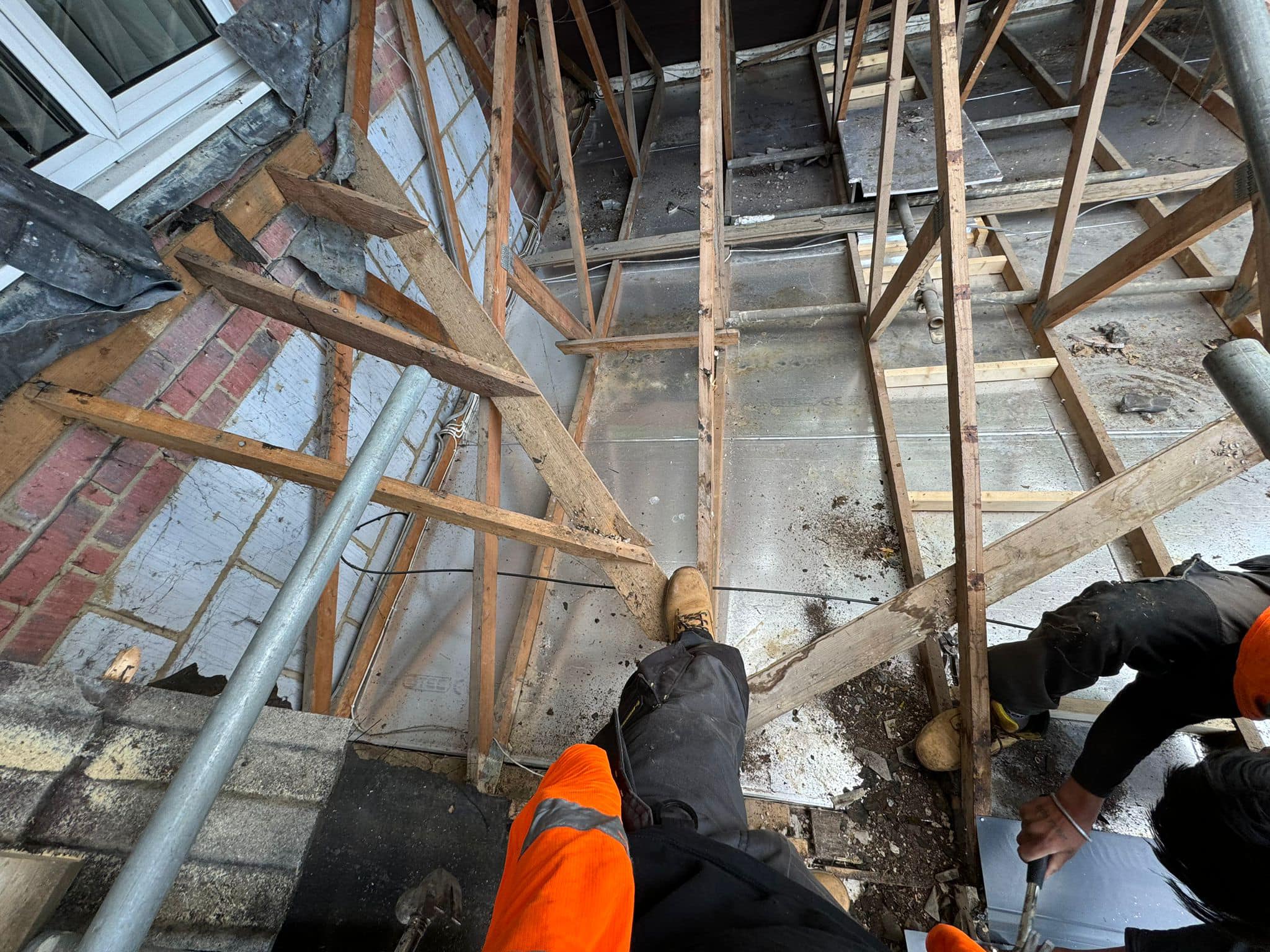 Roofing project - 1229153565003768