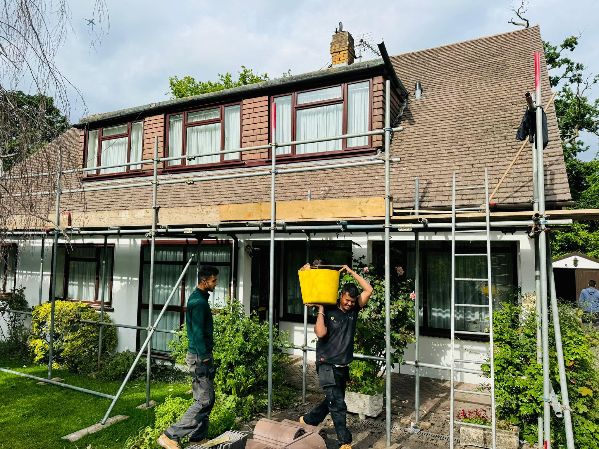 Roofing project - 1229158068336651