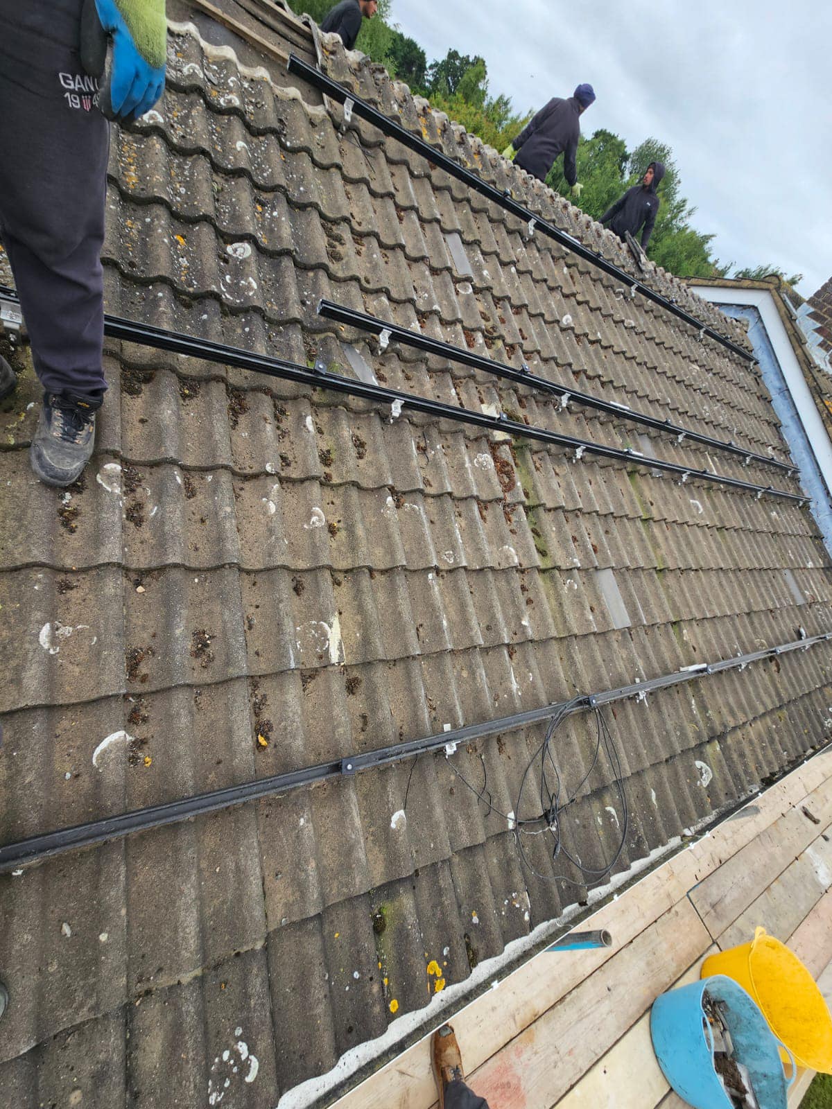 Roofing project - 1229160408336417