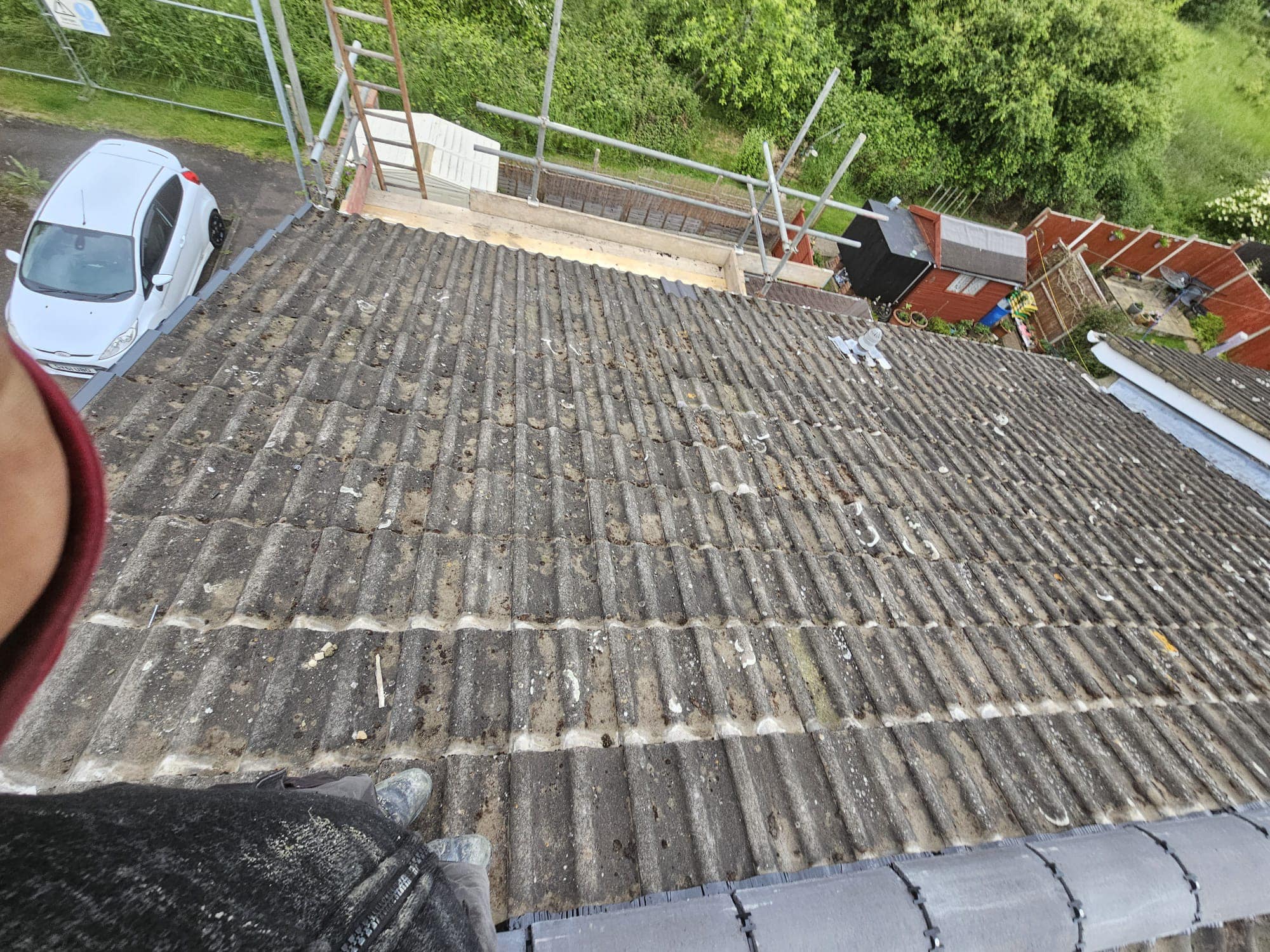 Roofing project - 1229160578336400