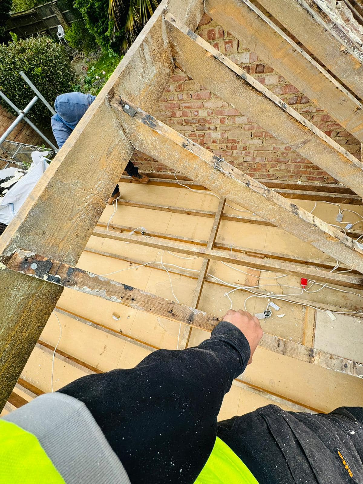 Roofing project - 1229162788336179