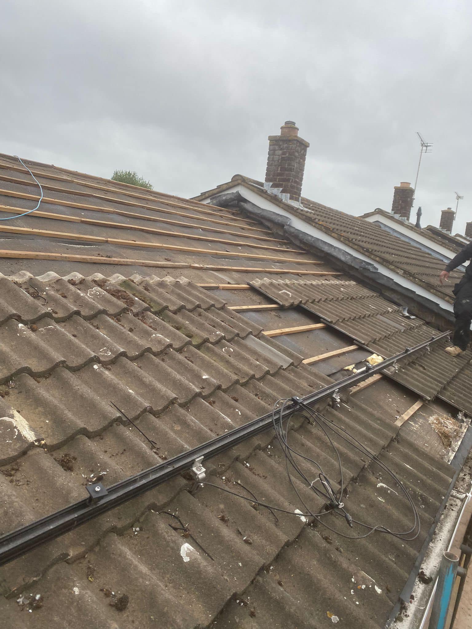 Roofing project - 1229163458336112