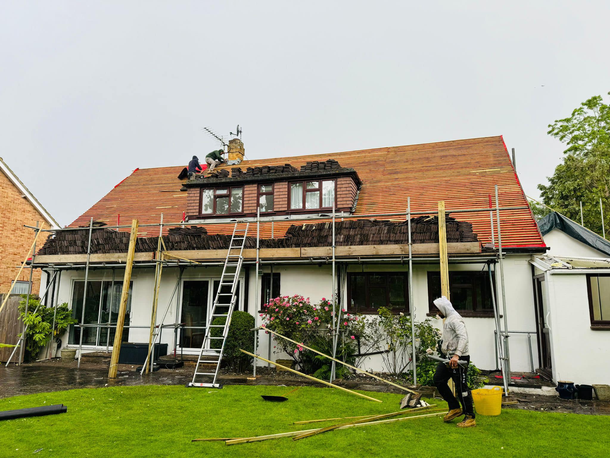 Roofing project - 1229164701669321