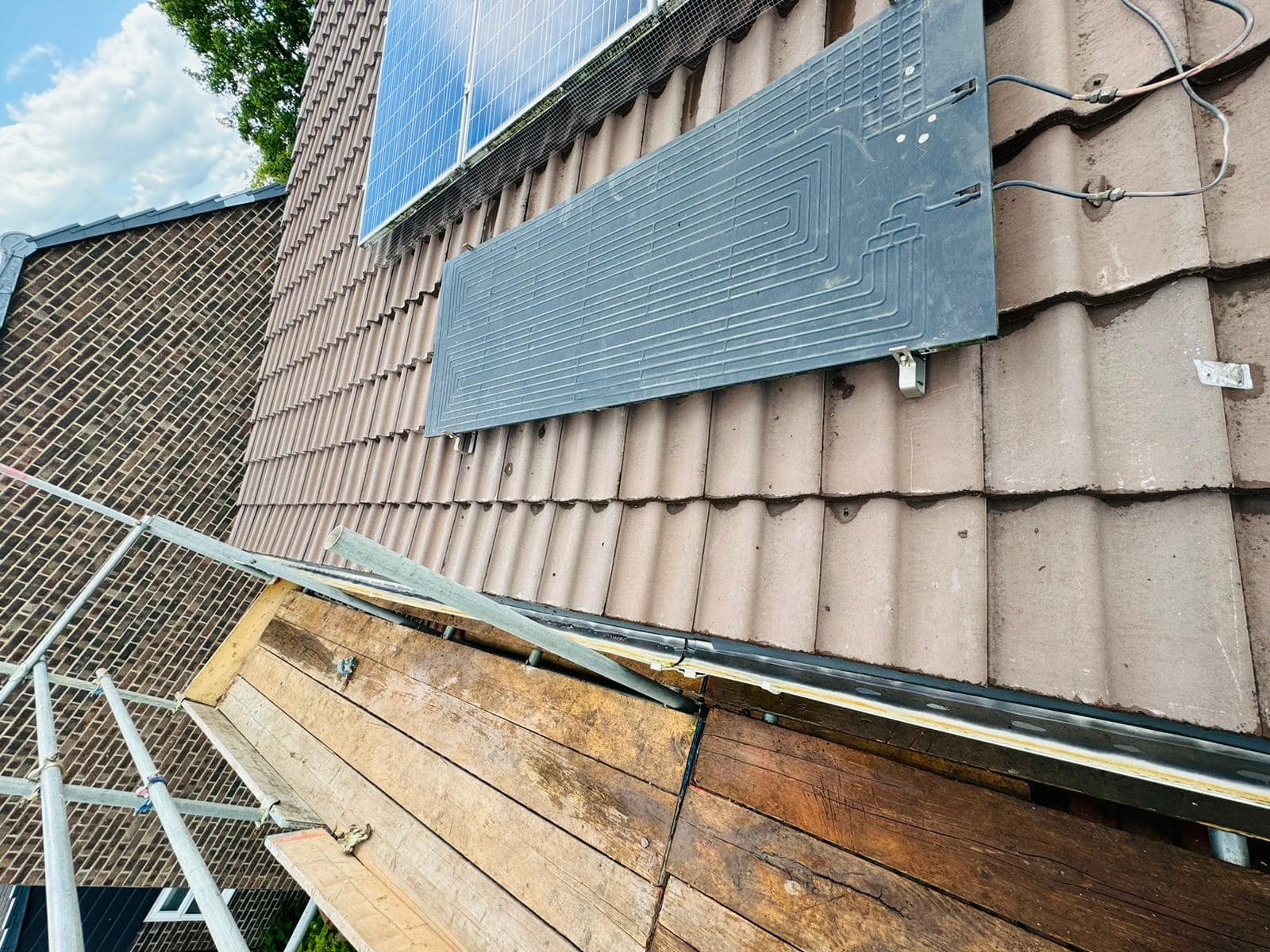 Roofing project - 1229170208335437