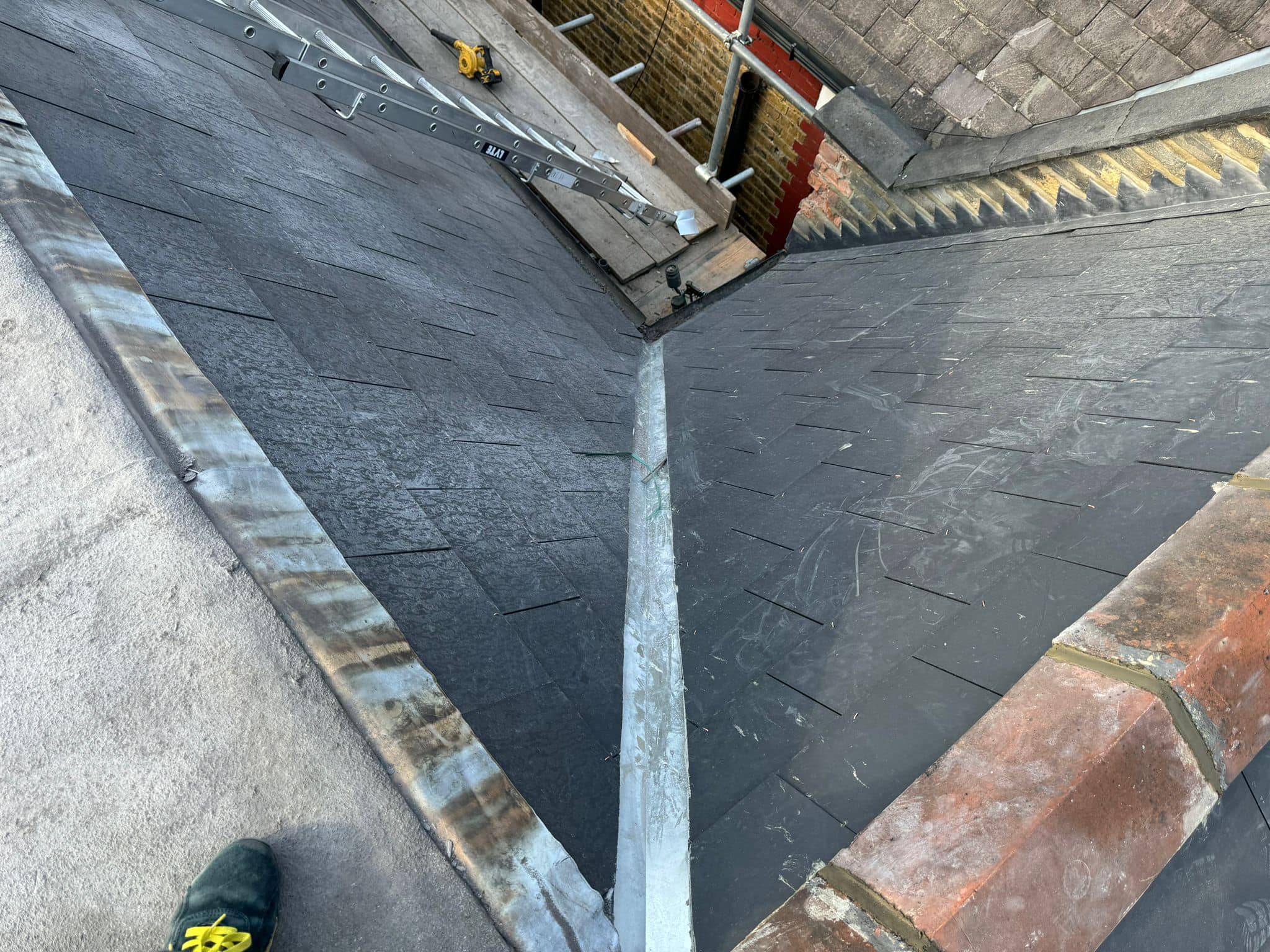 Roofing project - 1229180451667746