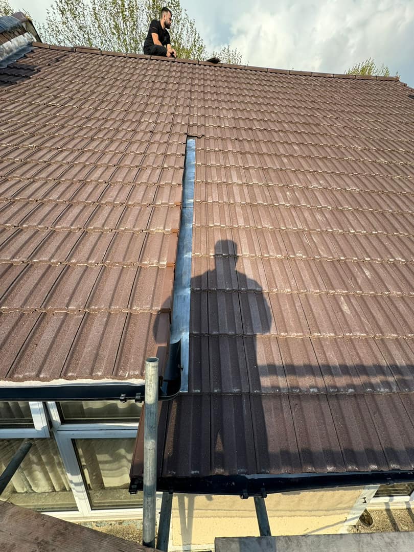 Roofing project - 1229192048333253