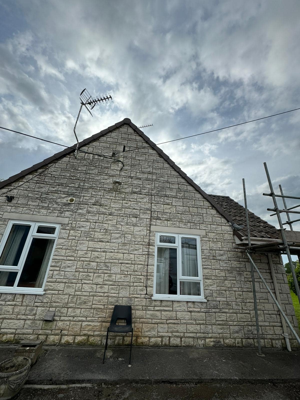 Roofing project - 1229196658332792