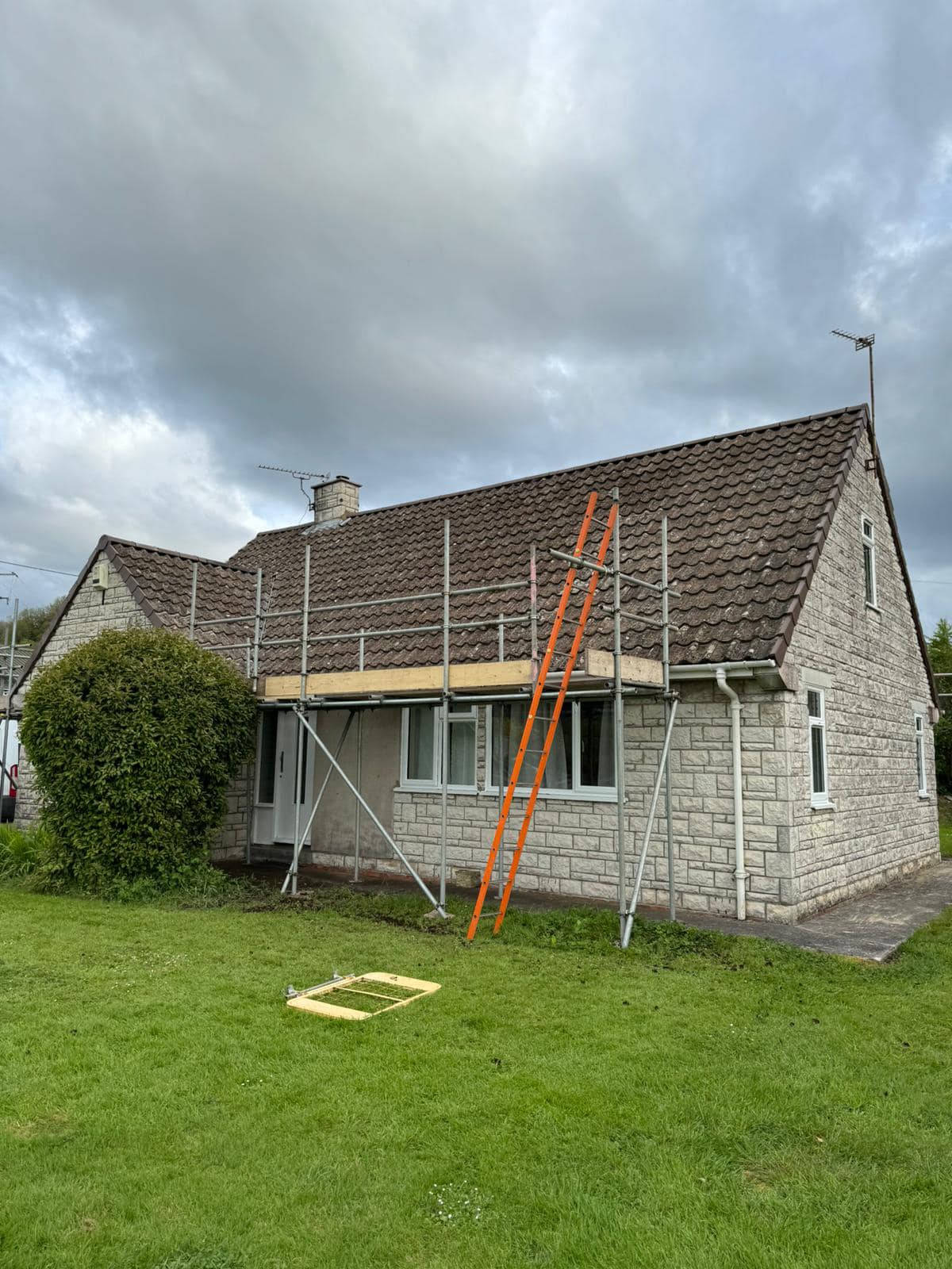 Roofing project - 1229196838332774