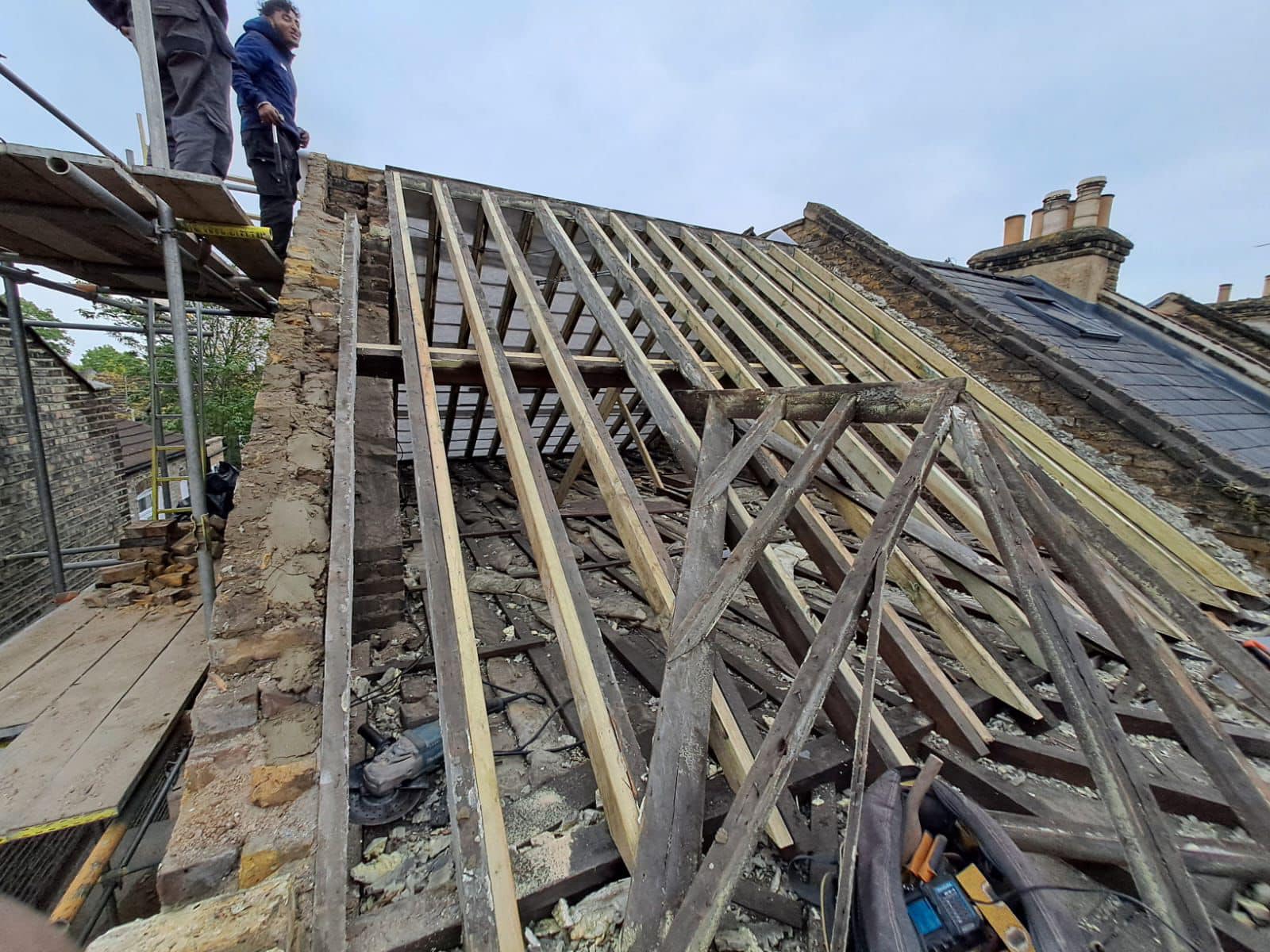 Roofing project - 1229200741665717