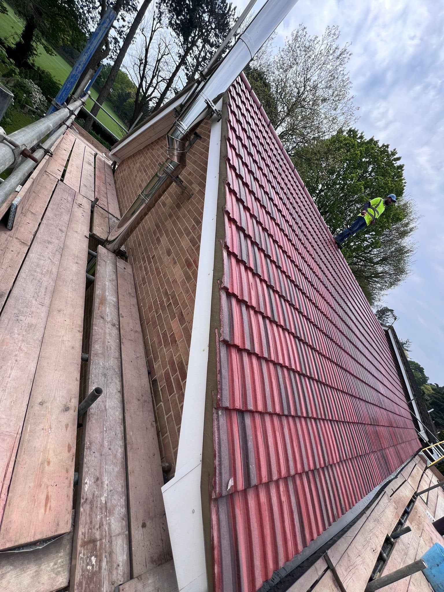 Roofing project - 1229207094998415