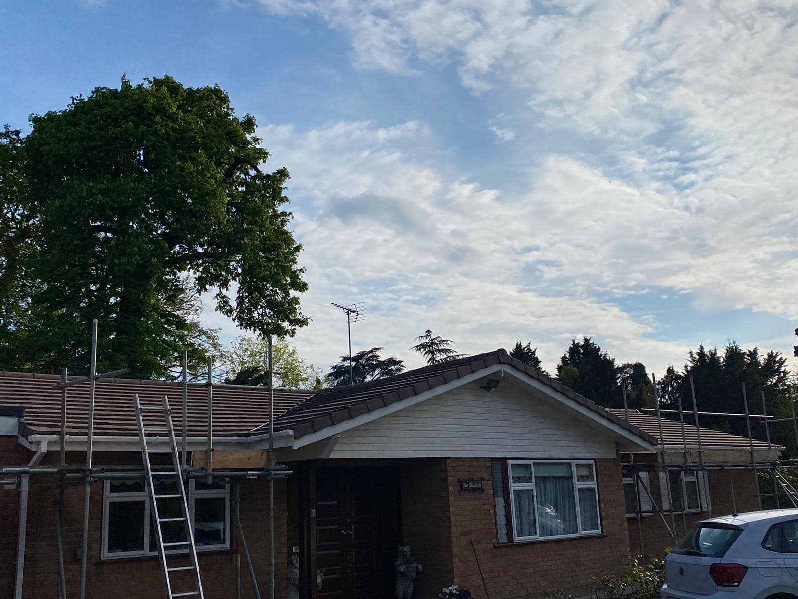 Roofing project - 1229211384997986