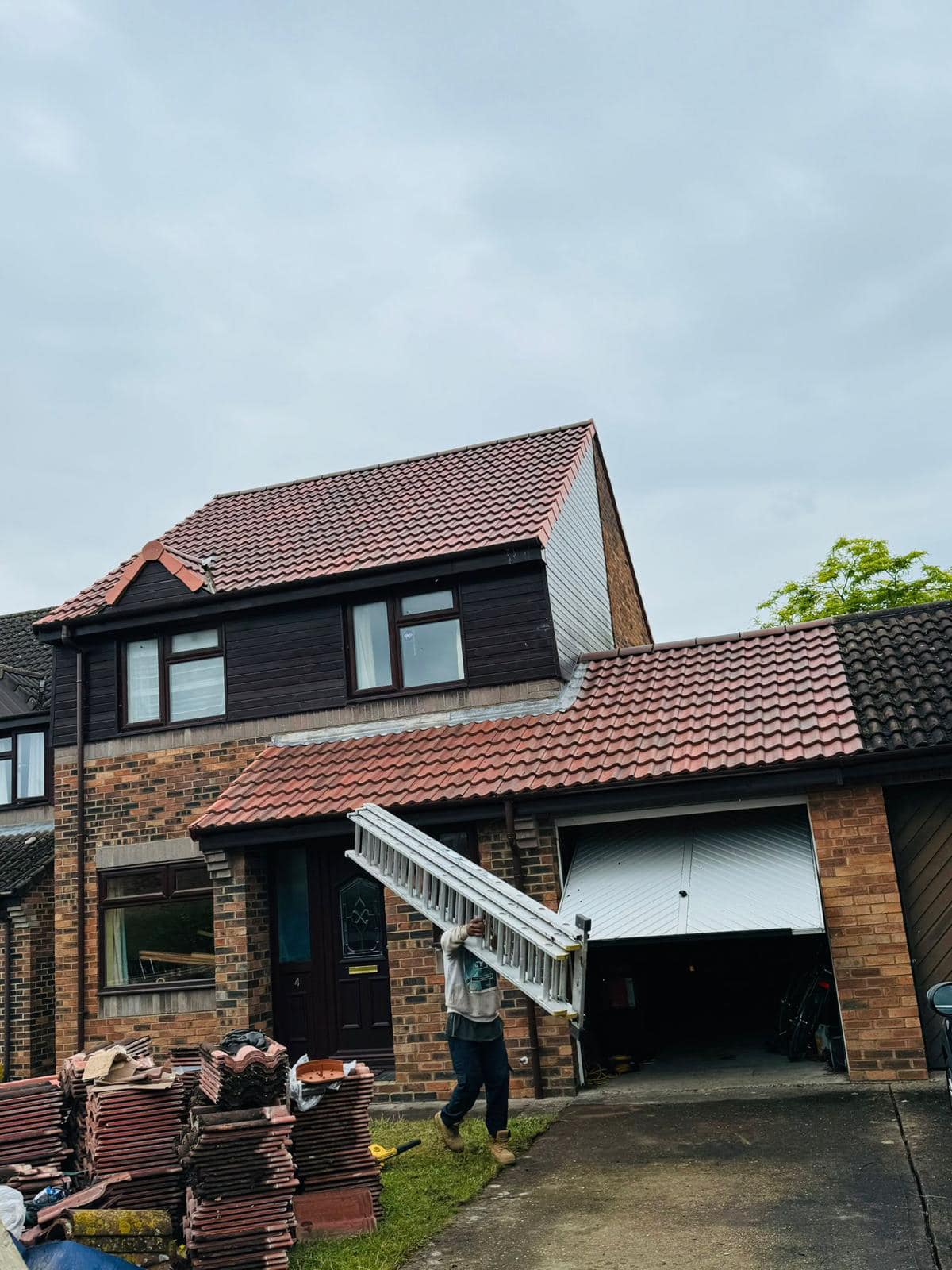 Roofing project - 1255318389053952