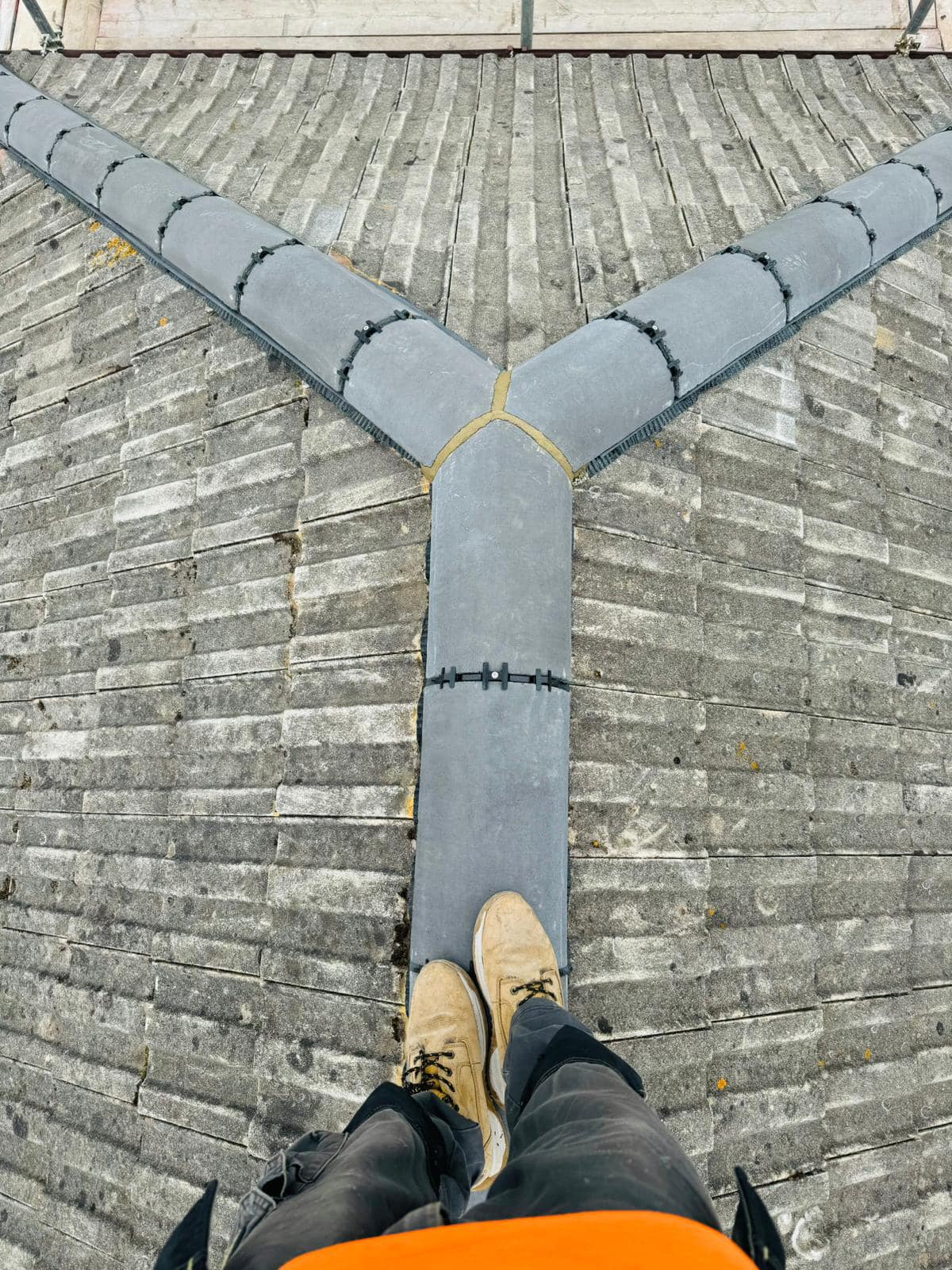 Roofing project - 1255354839050307