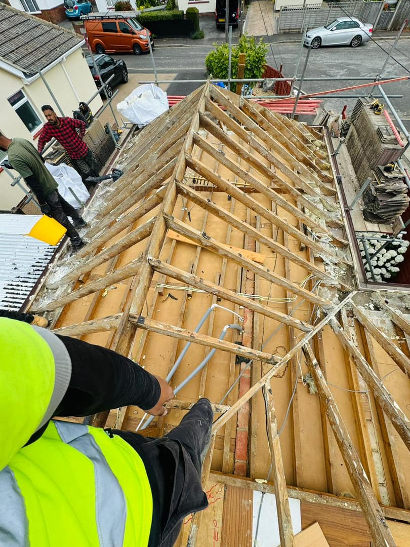 Roofing project - 1255358899049901