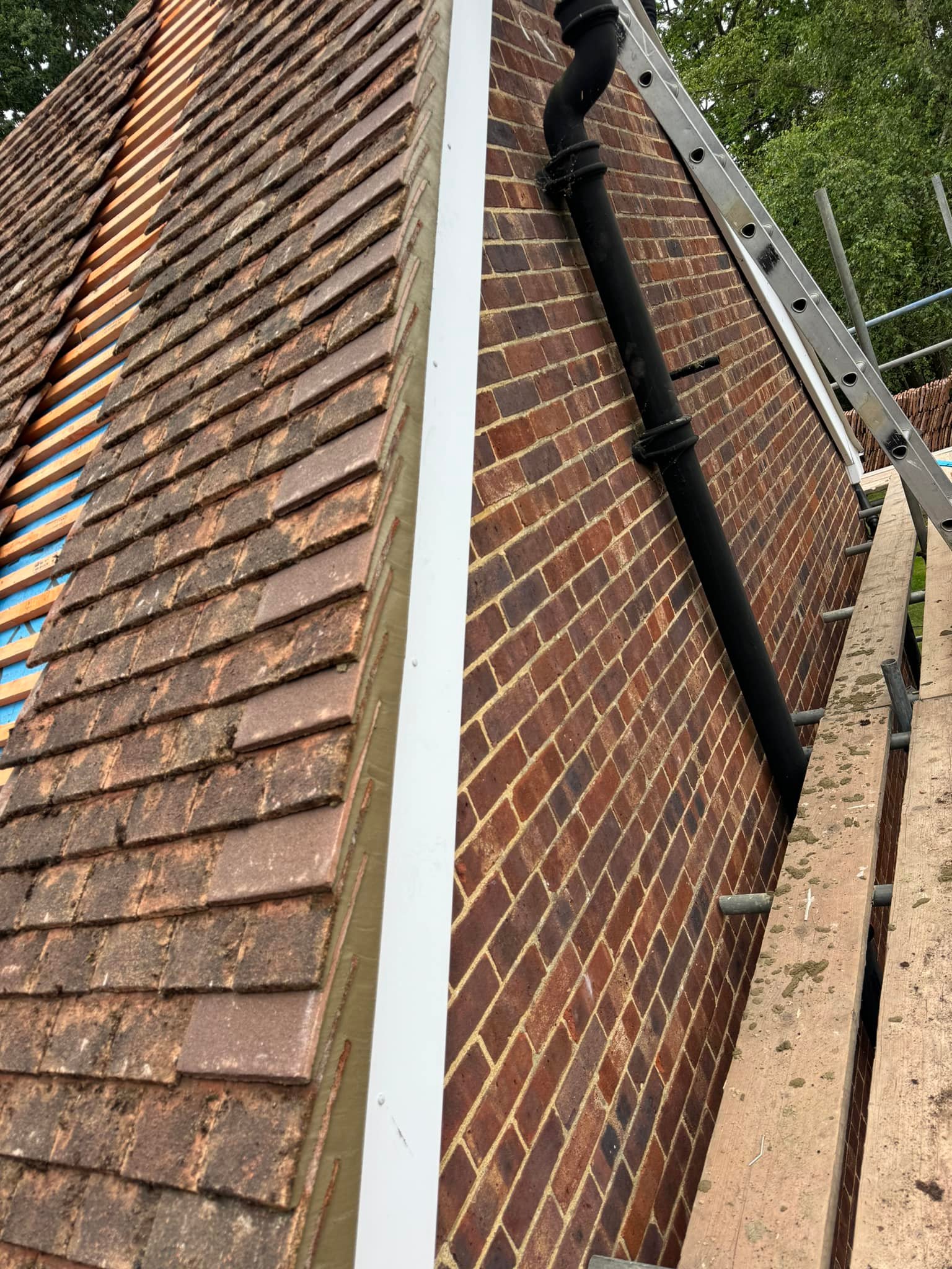 Roofing project - 1255360195716438