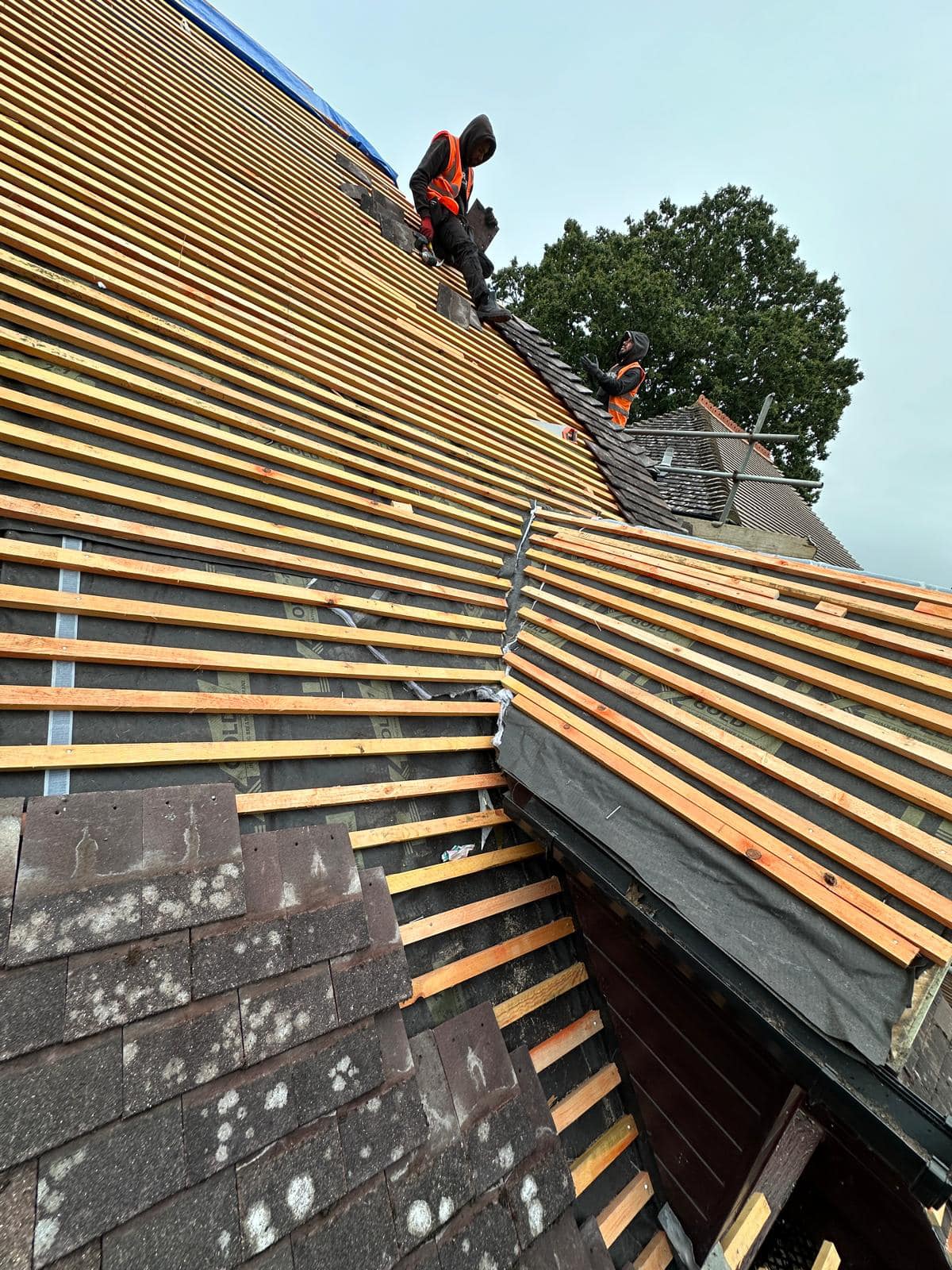 Roofing project - 1303121327606991