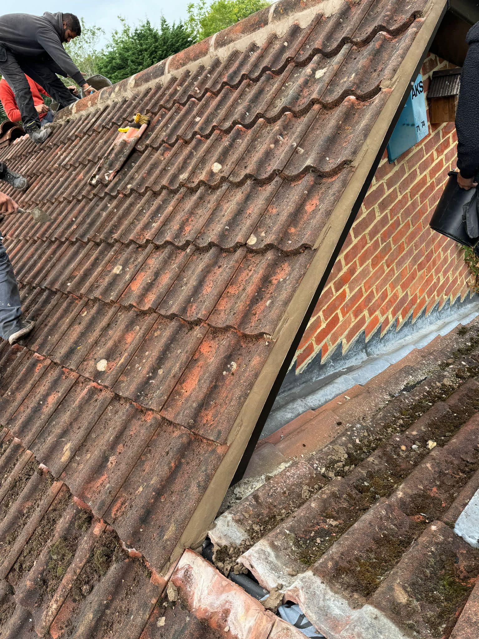 Roofing project - 1303124494273341