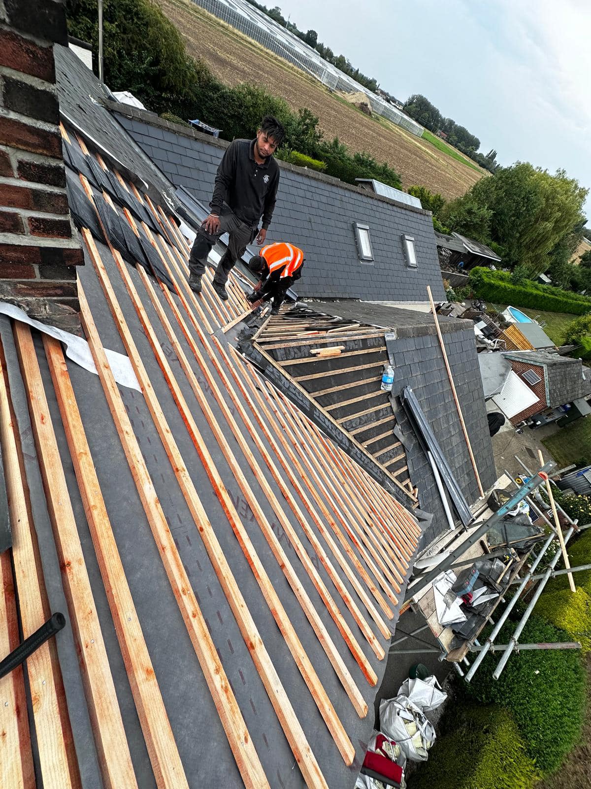 Roofing project - 1303145930937864