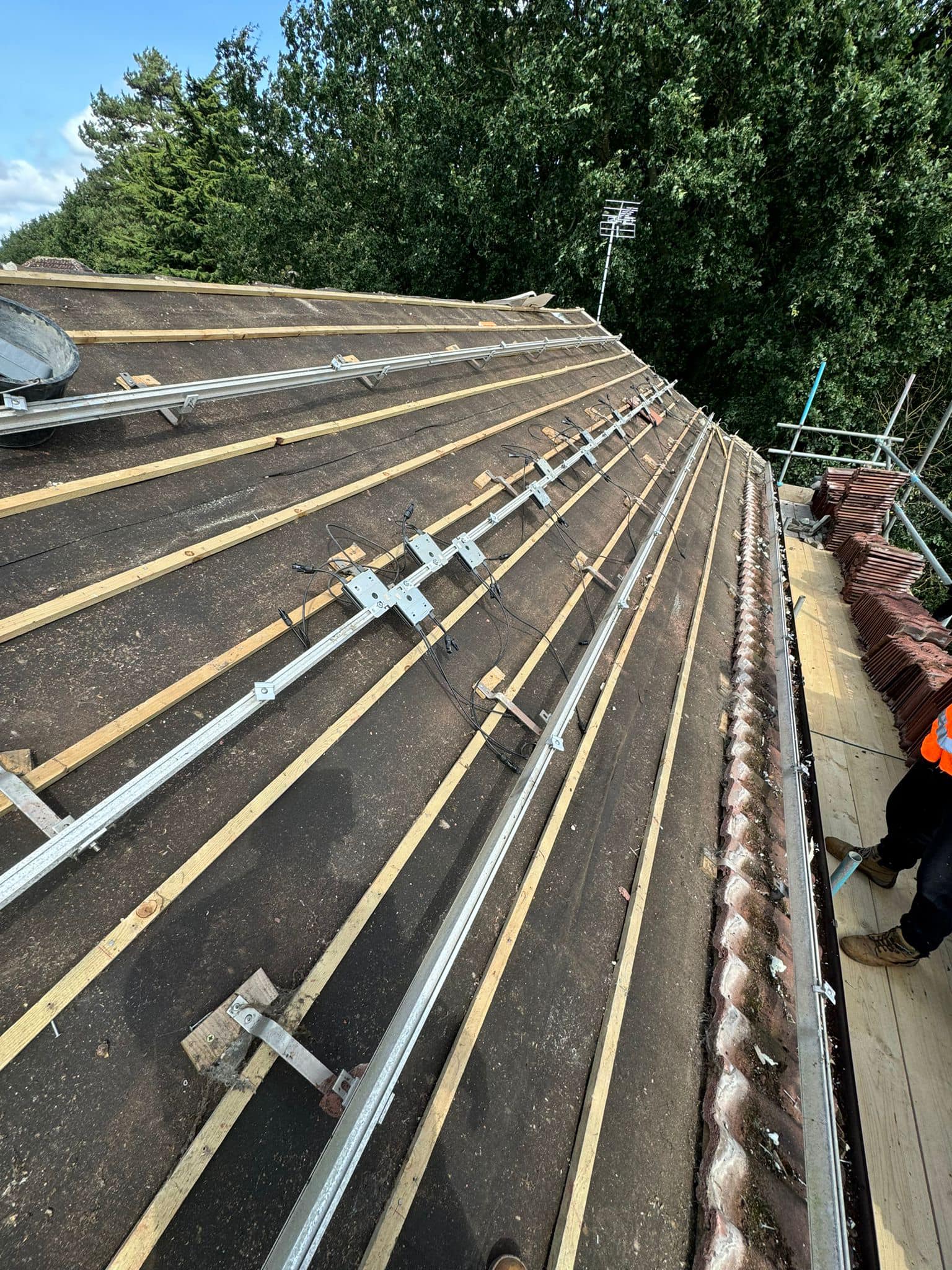 Roofing project - 1303151680937289