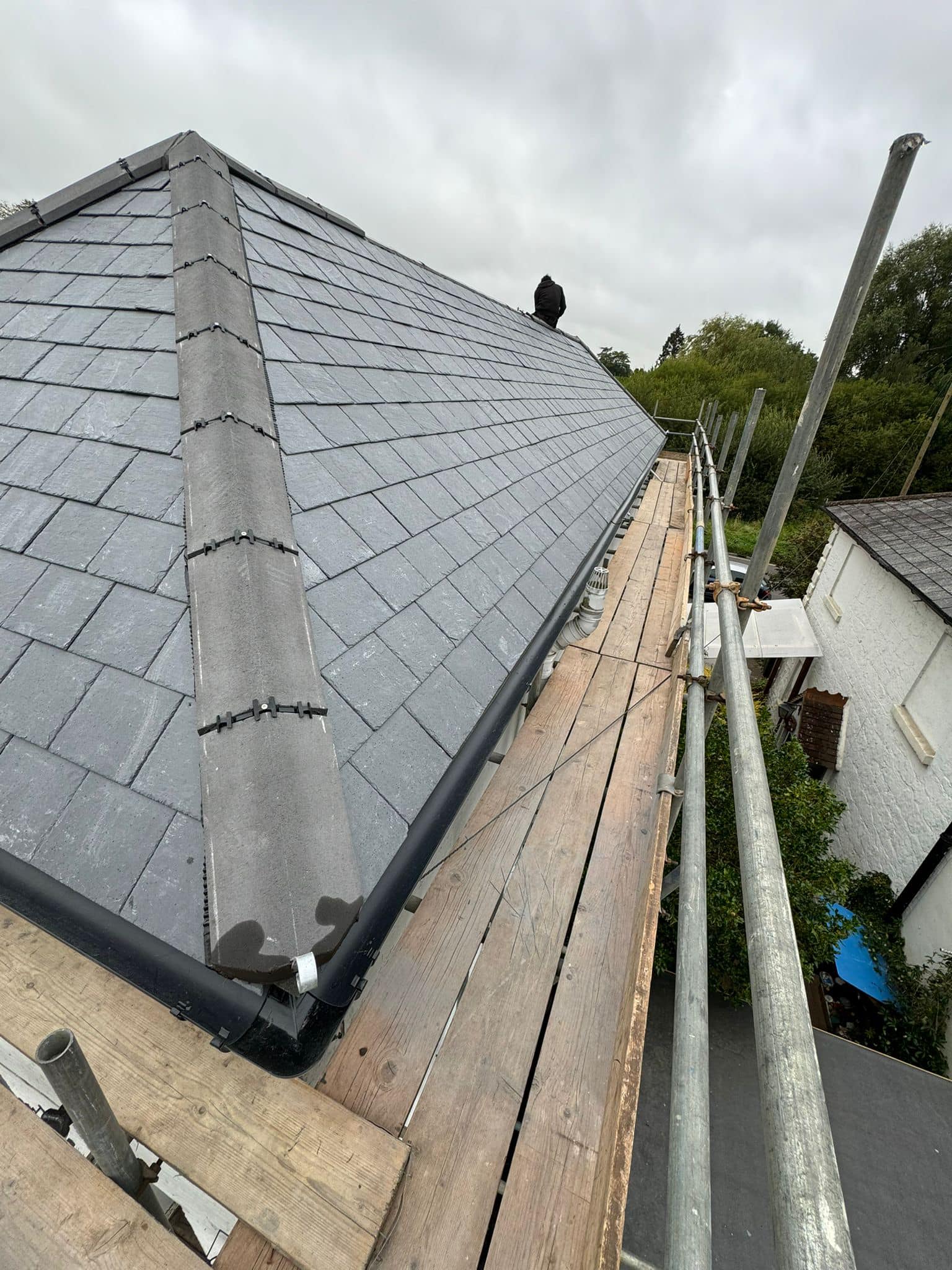 Roofing project - 1303154227603701