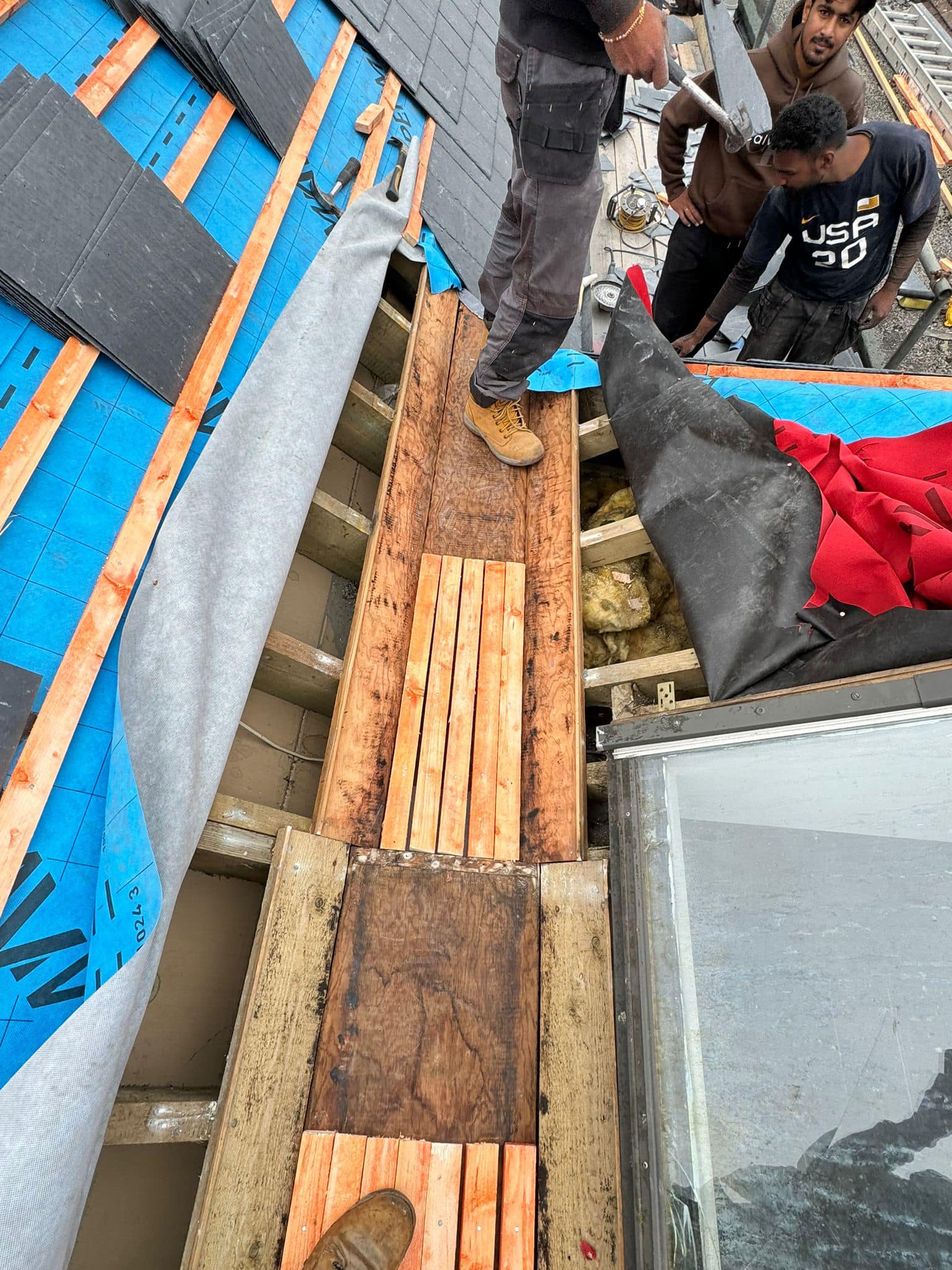 Roofing project - 1303154477603676