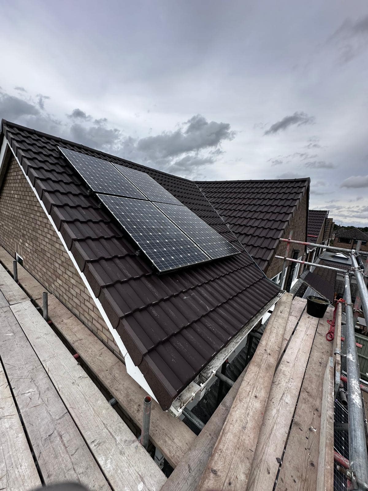 Roofing project - 1303158074269983