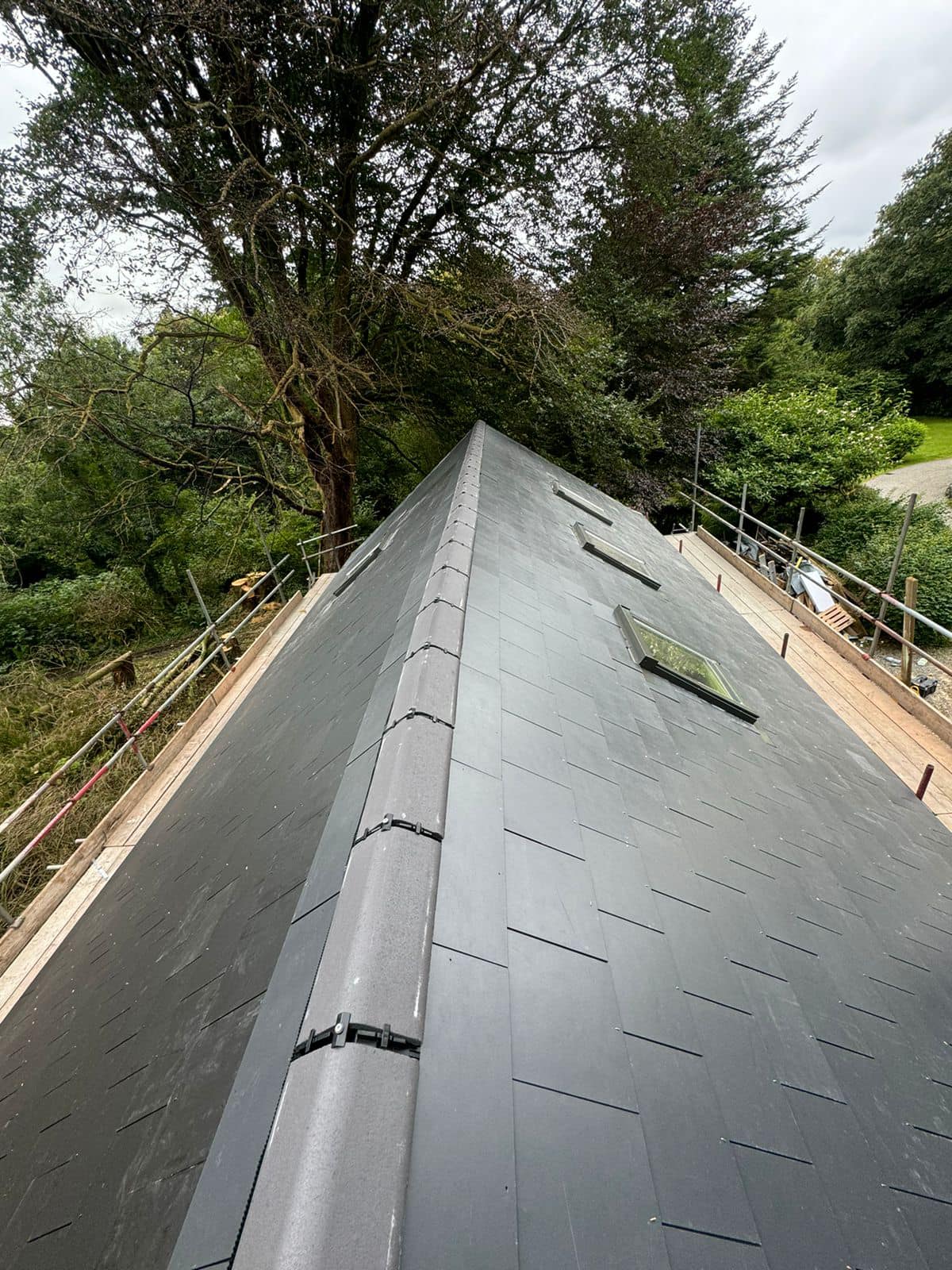 Roofing project - 1303158920936565