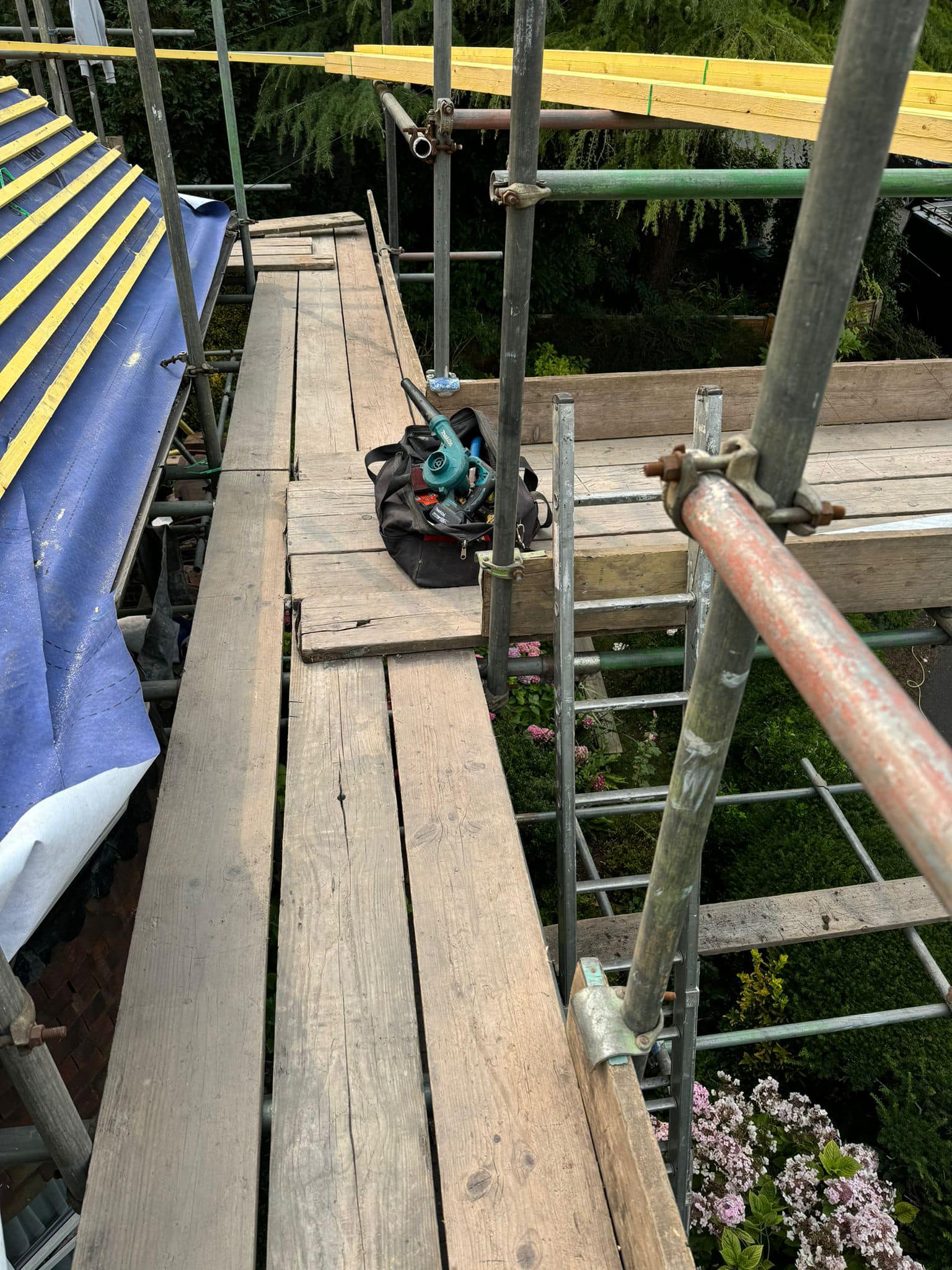 Roofing project - 1303188904266900