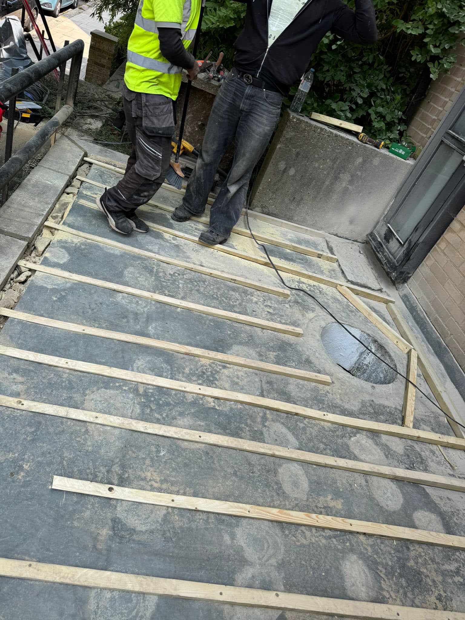 Roofing project - 1303190580933399