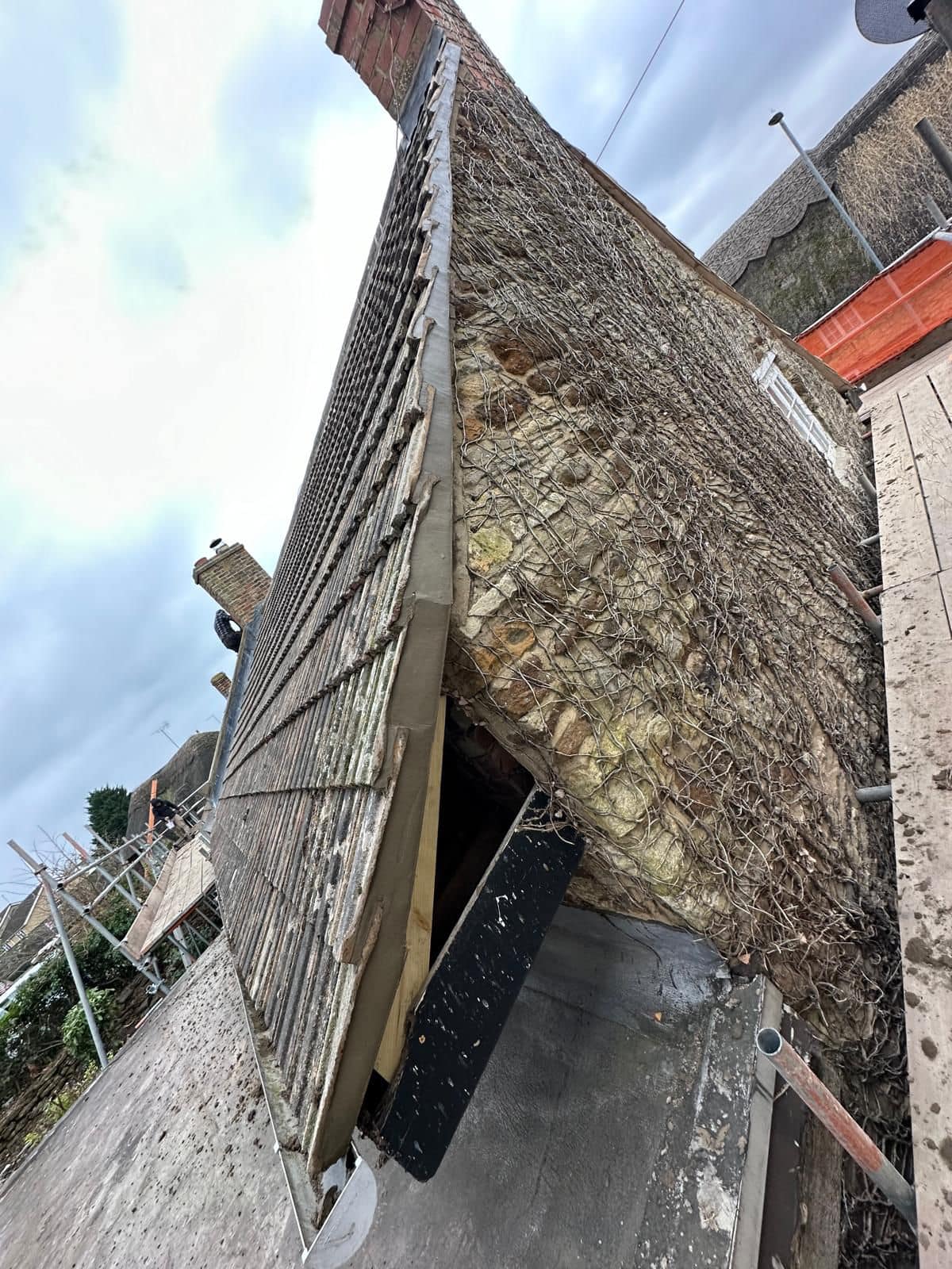 Roofing project - 1409834586935664