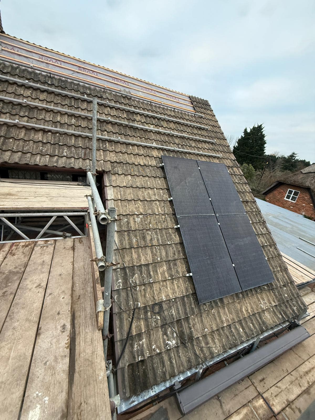 Roofing project - 1409872096931913