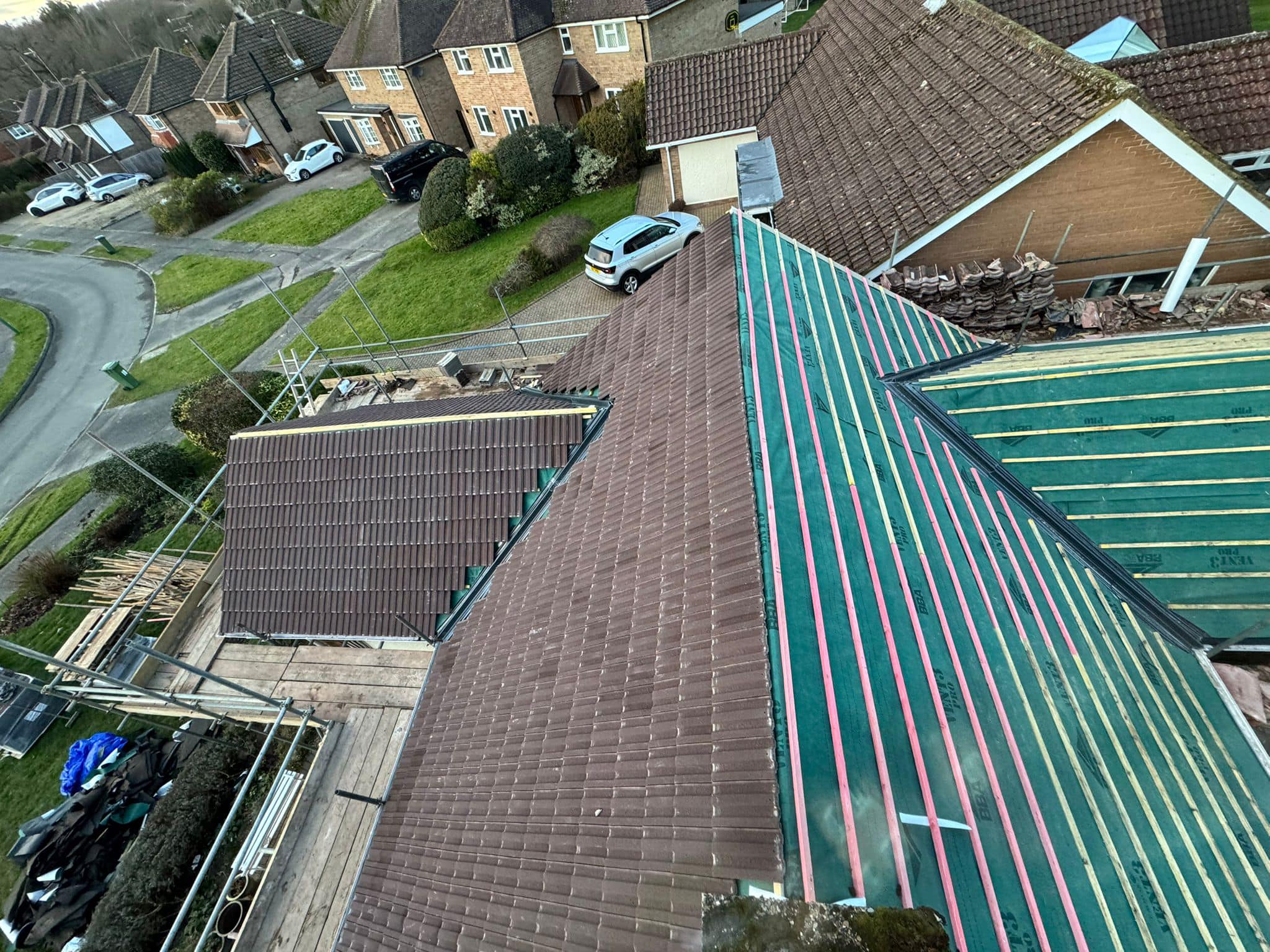 Roofing project - 1409877946931328