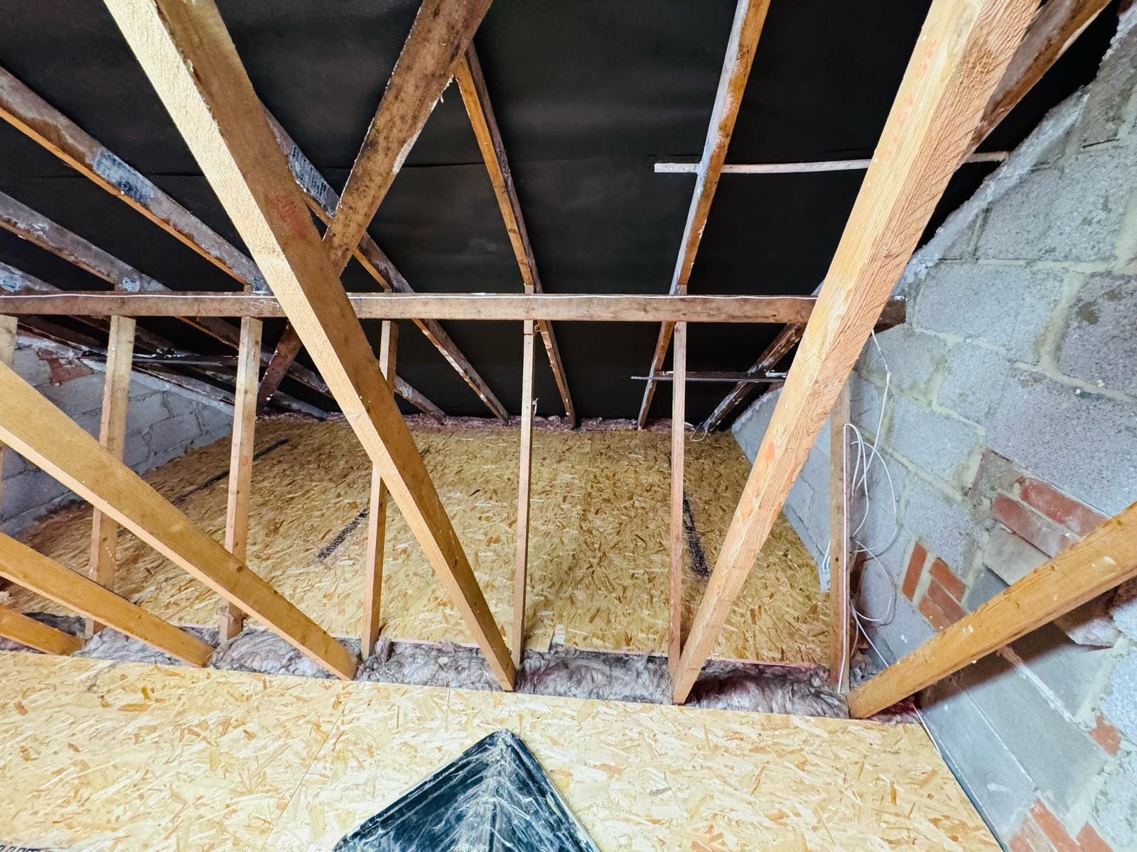 Roofing project - 1449521066300349