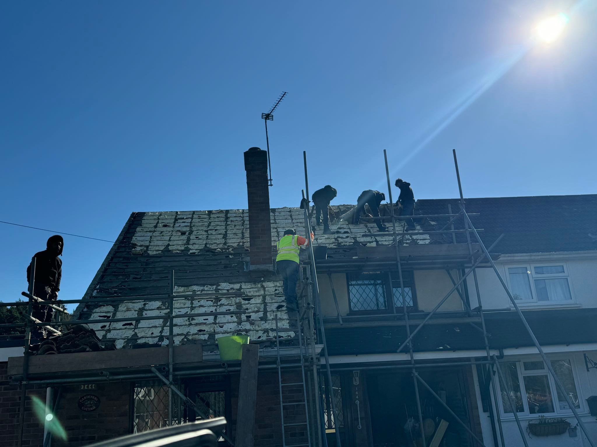 Roofing project - 1449536939632095