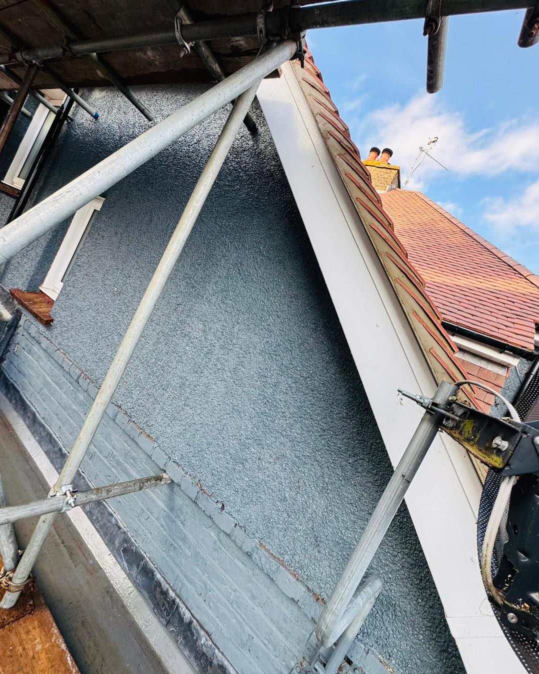 Roofing project - 1585037599415361